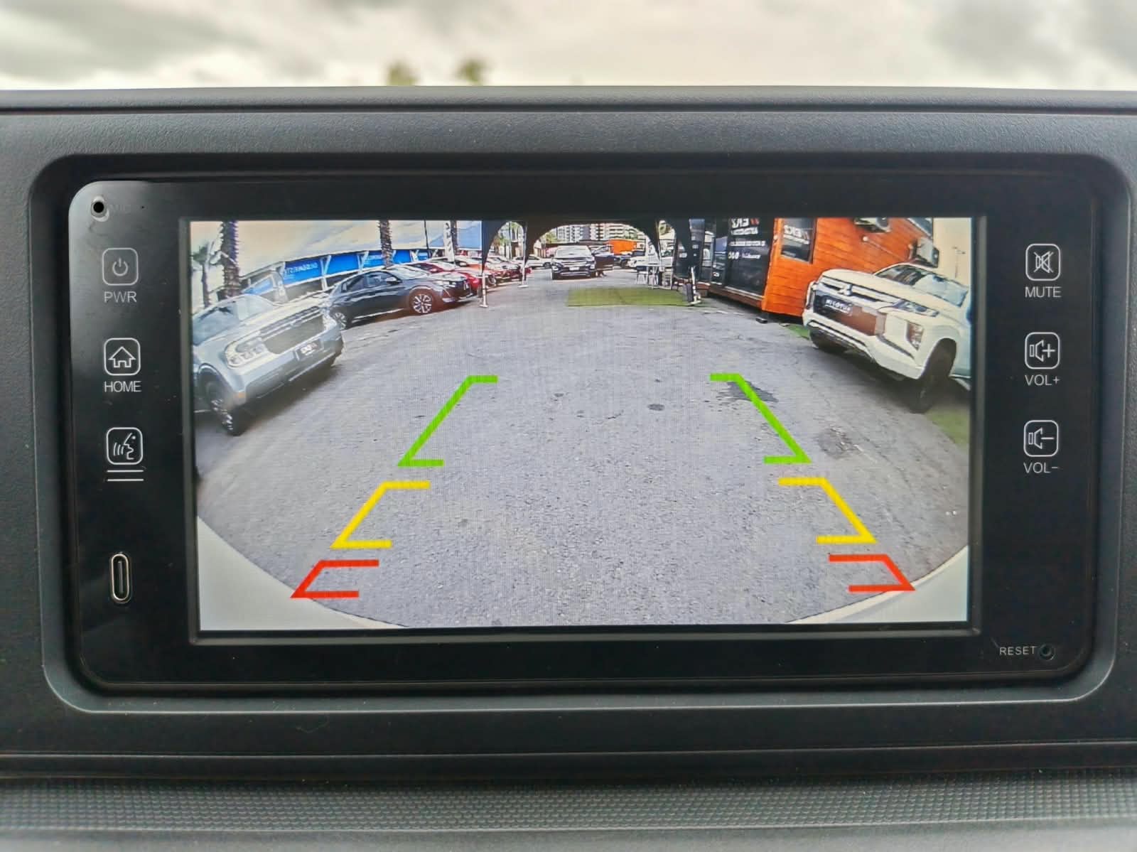 Toyota Raize — foto 13 de 14