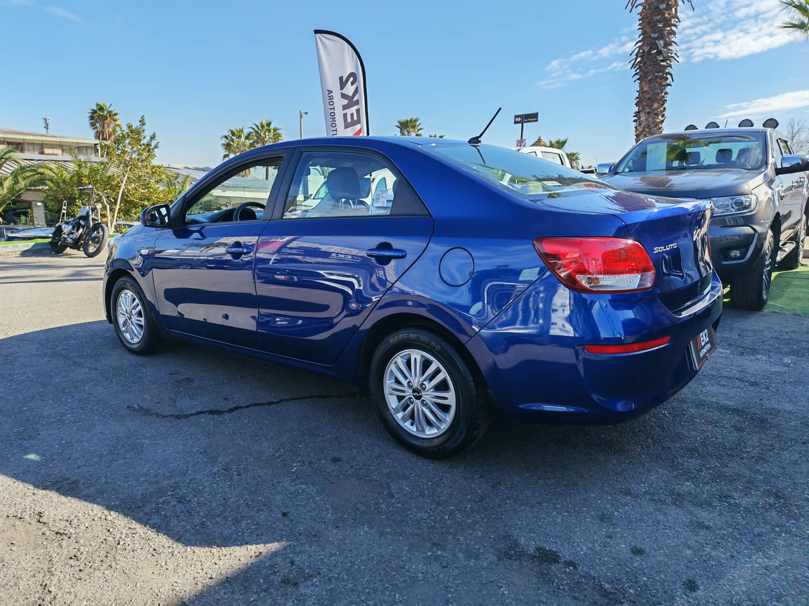 KIA Soluto — foto 4 de 28