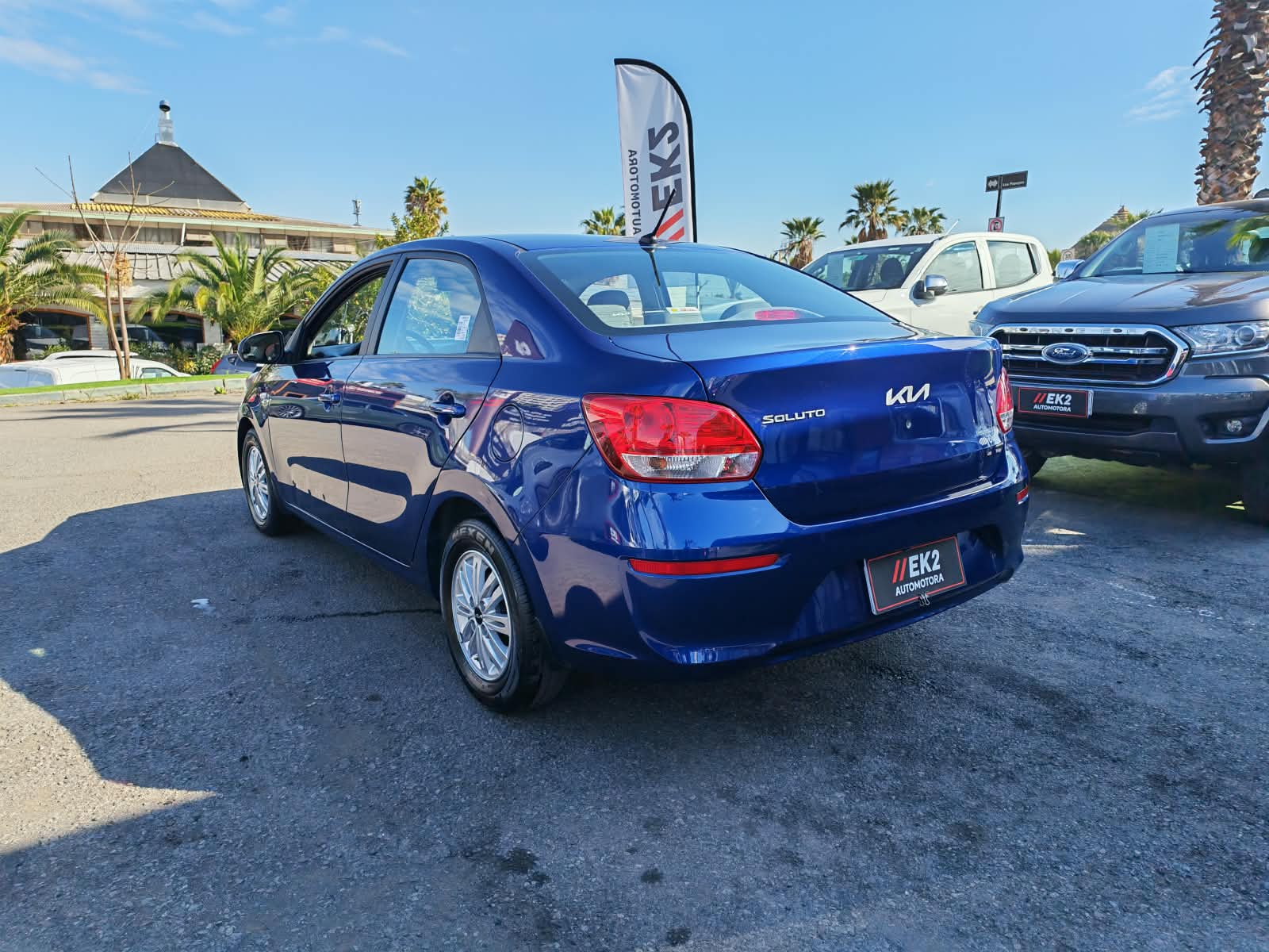 KIA Soluto — foto 5 de 28