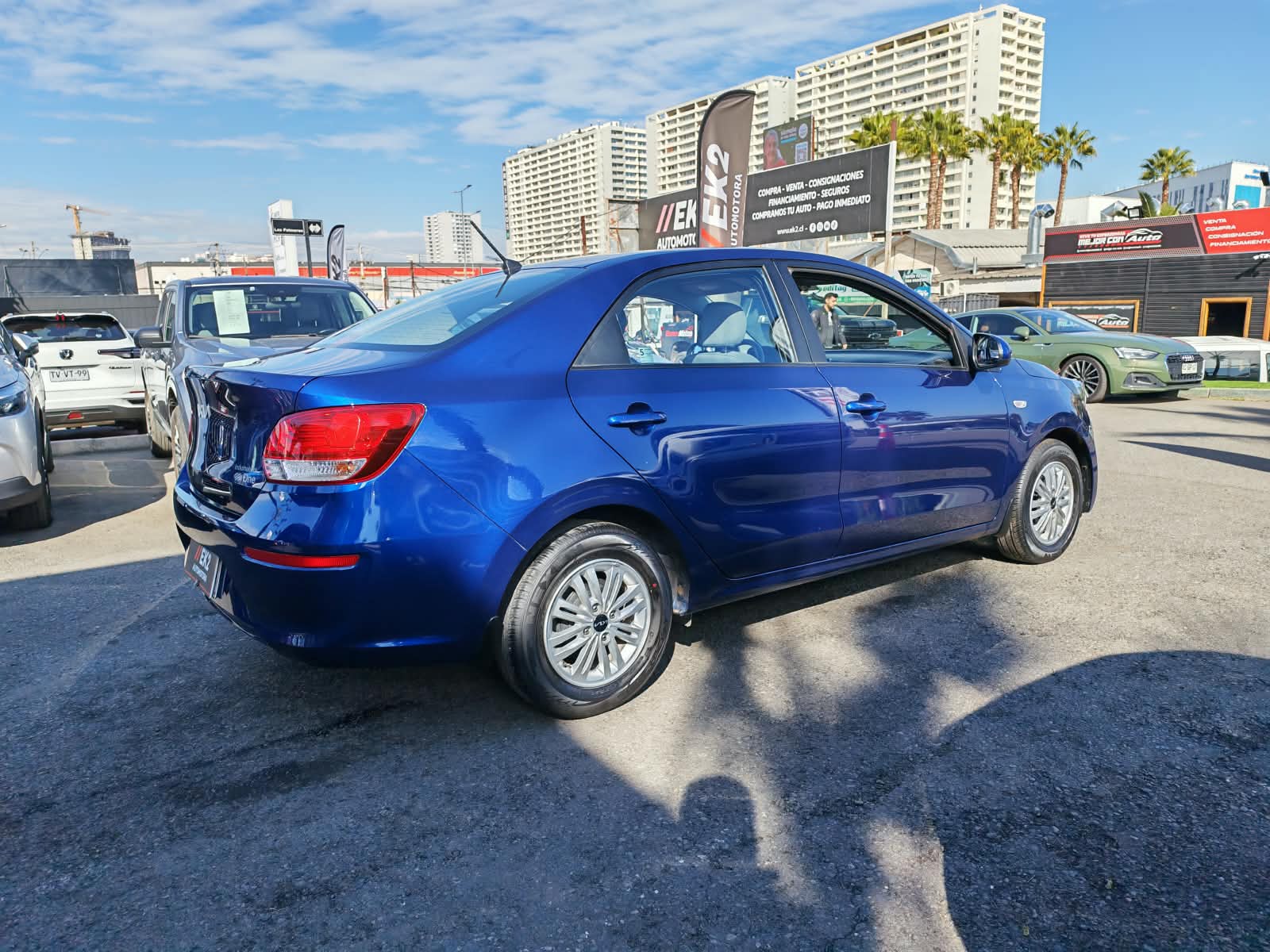 KIA Soluto — foto 8 de 28