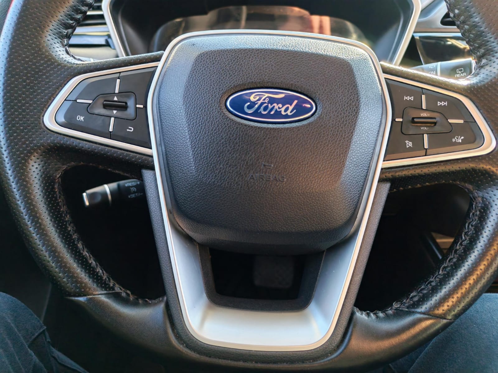 Ford Territory — foto 24 de 26