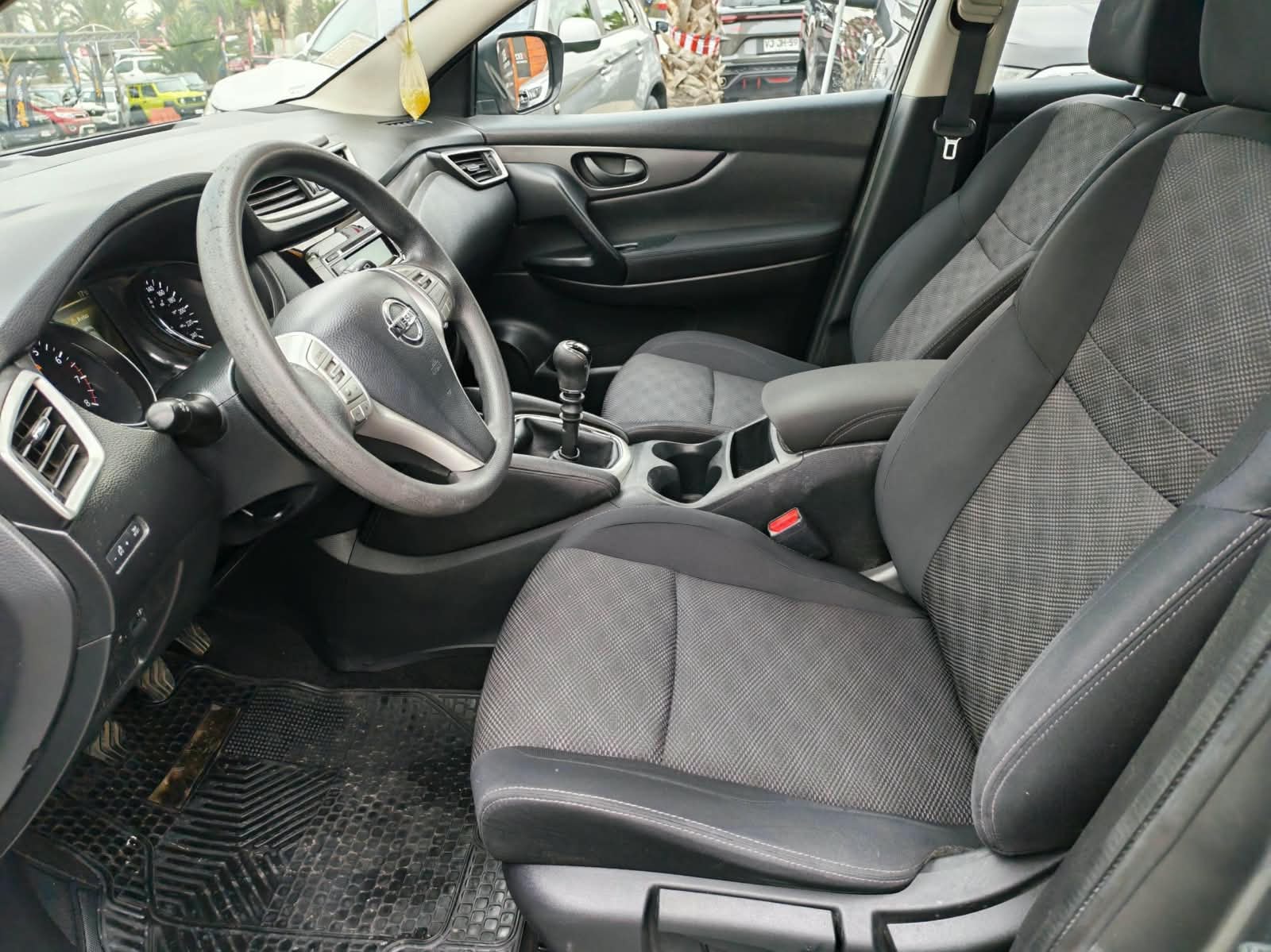 Nissan Qashqai — foto 10 de 14