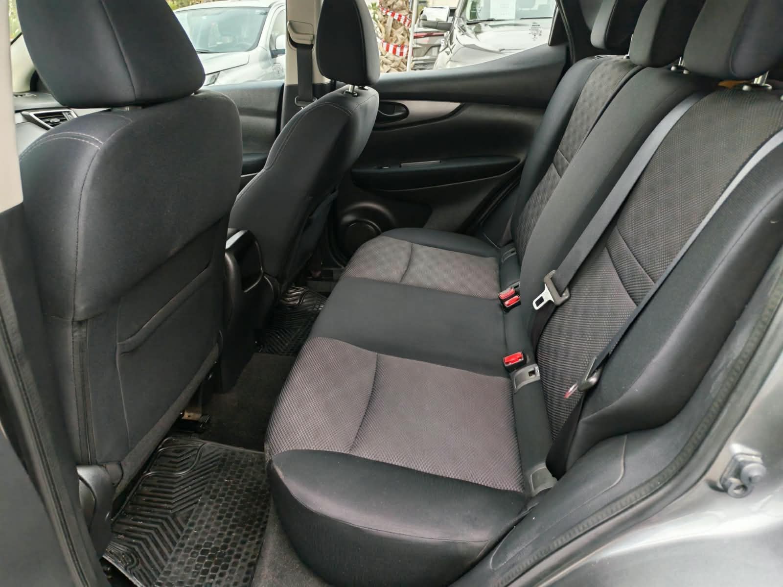 Nissan Qashqai — foto 11 de 14