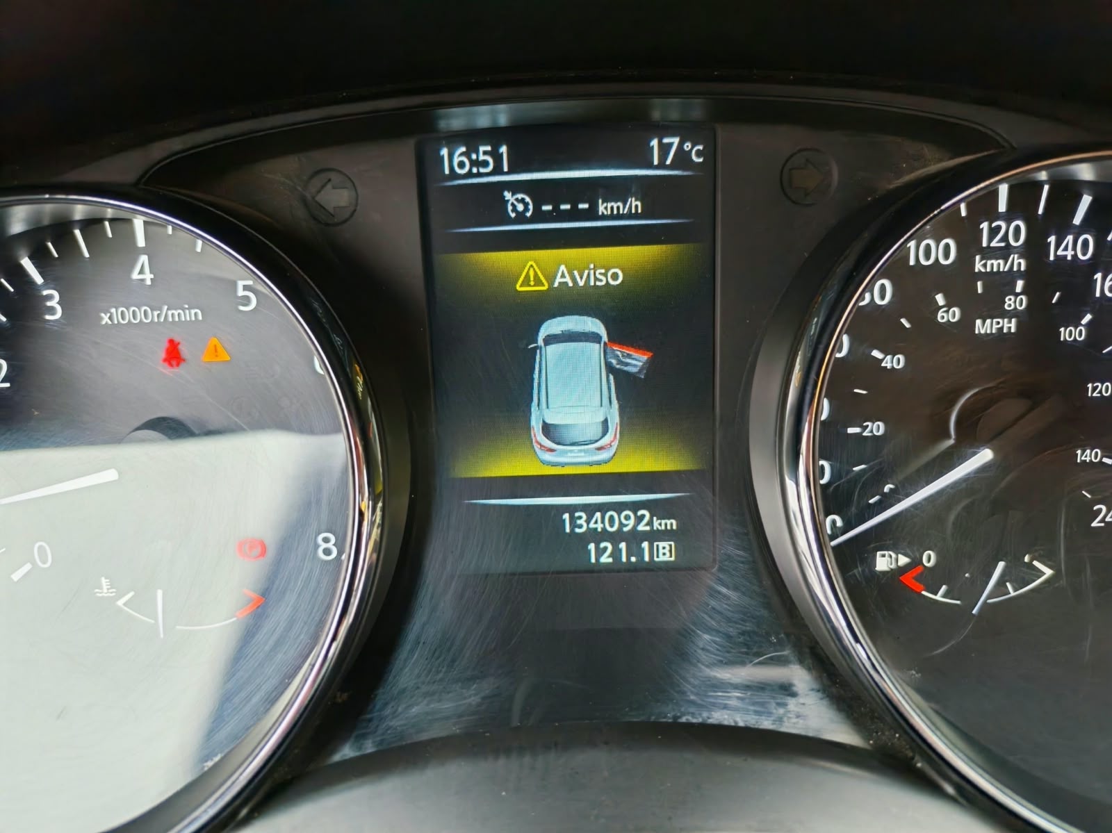 Nissan Qashqai — foto 14 de 14