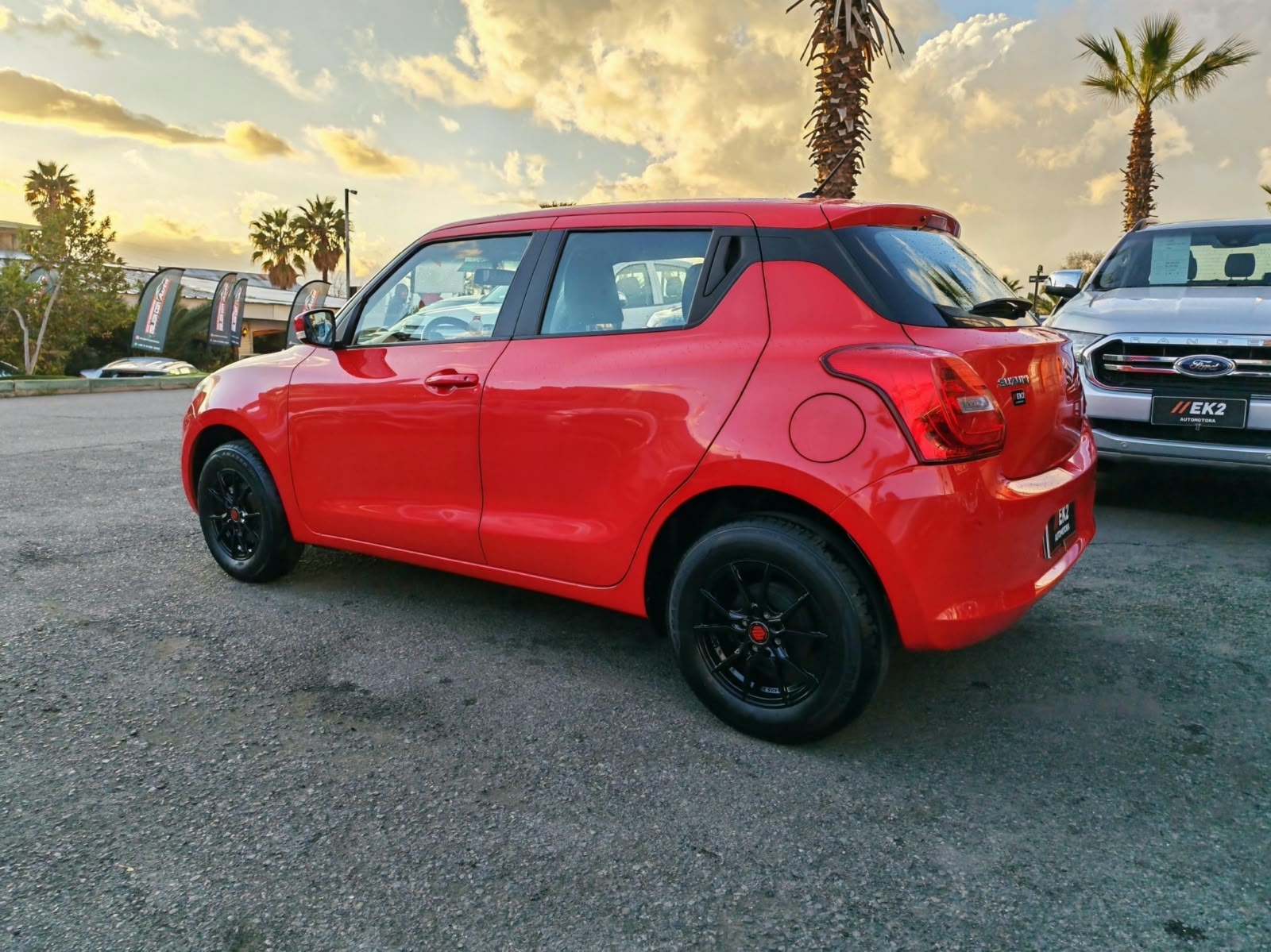 Suzuki Swift — foto 4 de 21