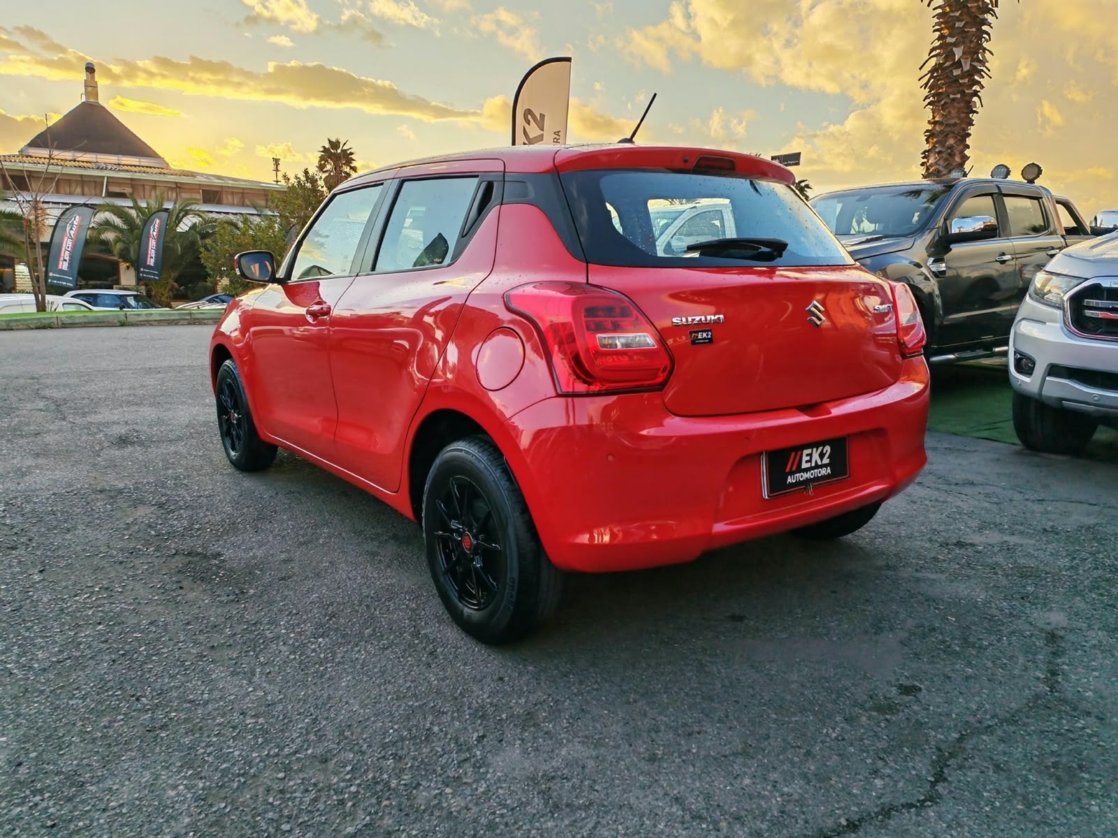 Suzuki Swift — foto 5 de 21
