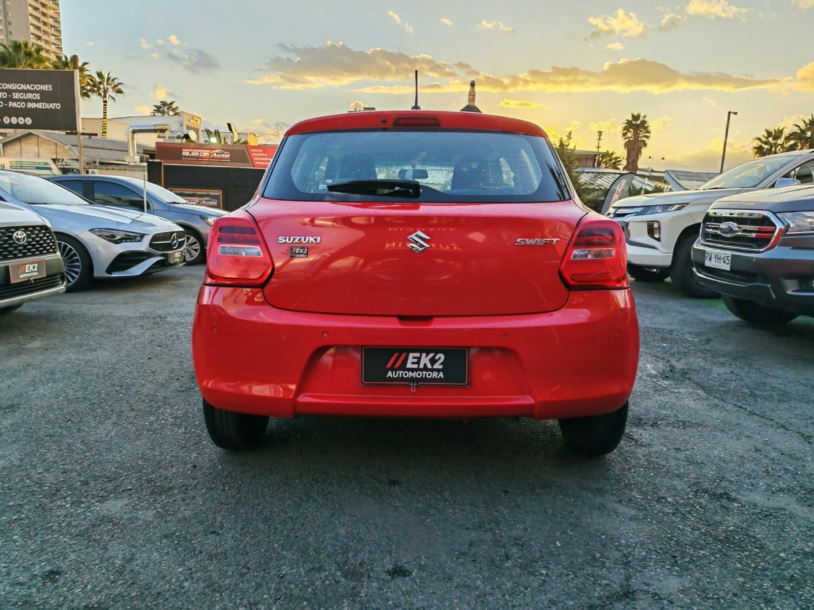 Suzuki Swift — foto 6 de 21