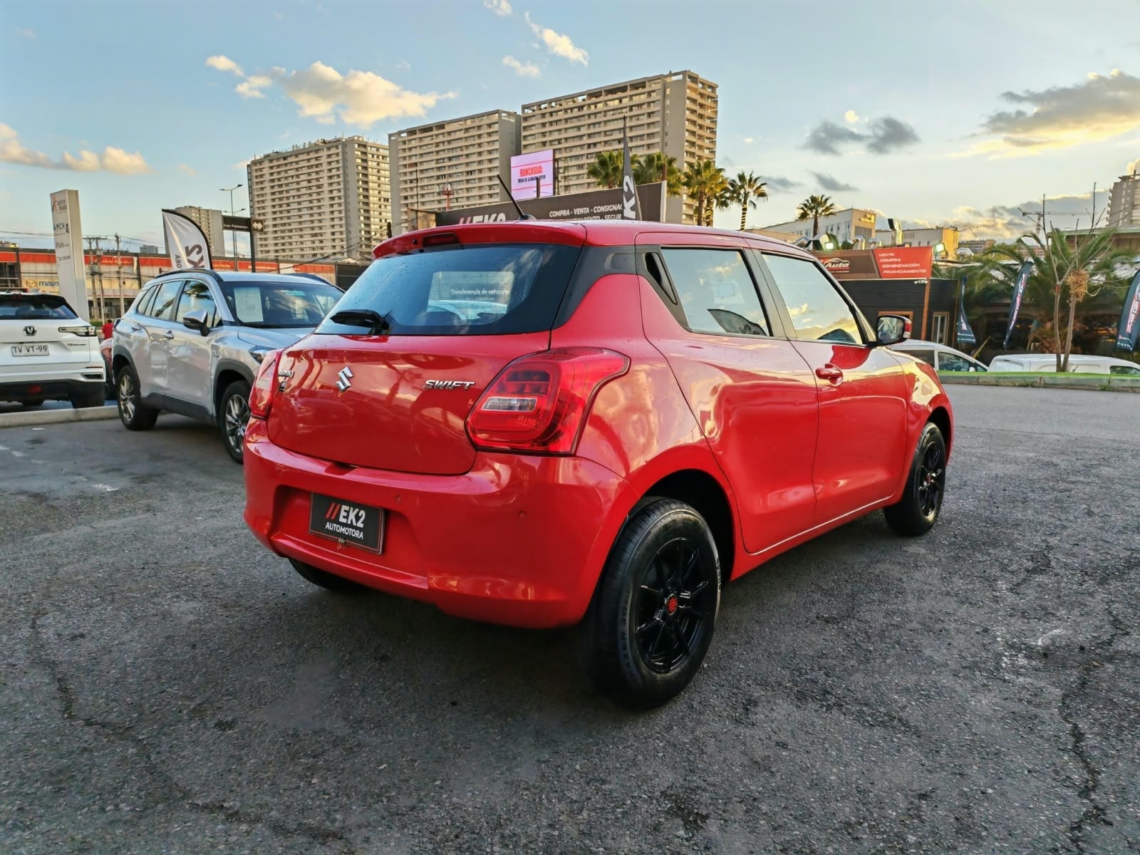 Suzuki Swift — foto 7 de 21