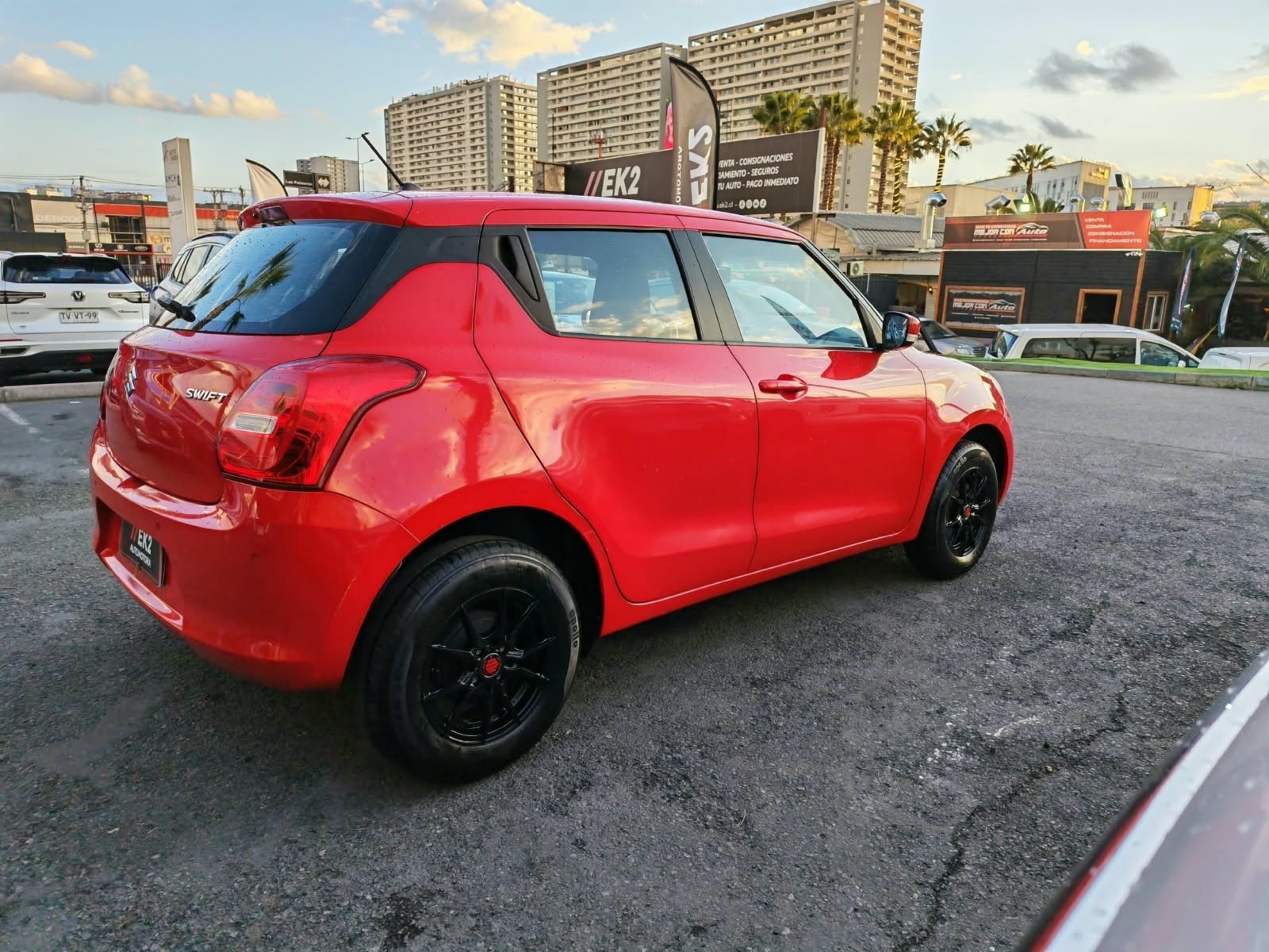 Suzuki Swift — foto 8 de 21