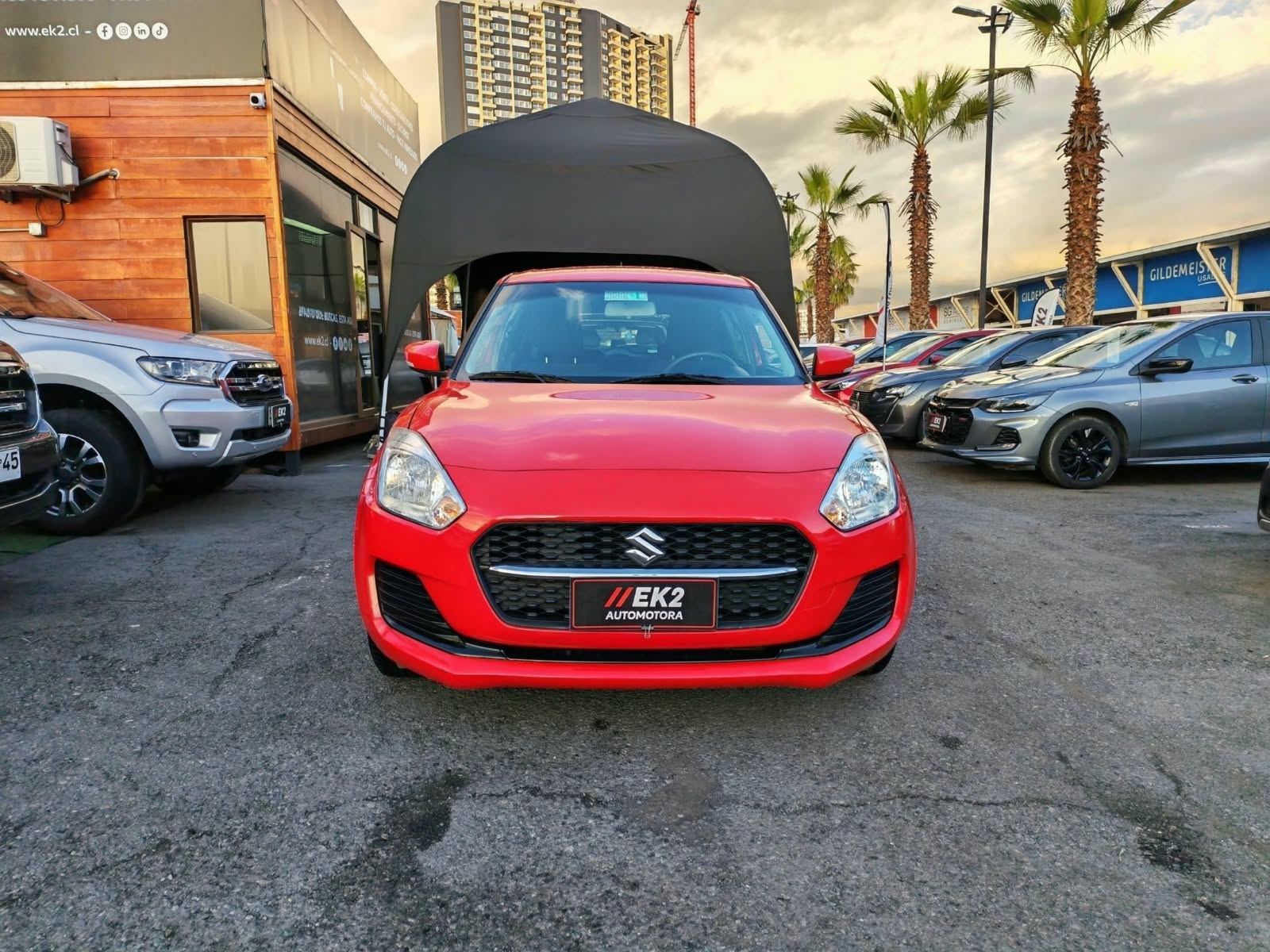 Suzuki Swift — foto 12 de 21