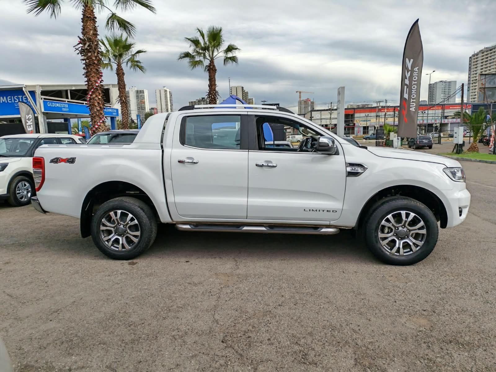 Ford Ranger 3.2 Ltd — foto 7 de 17