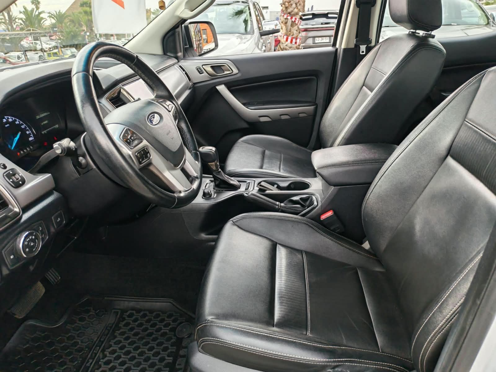 Ford Ranger 3.2 Ltd — foto 10 de 17