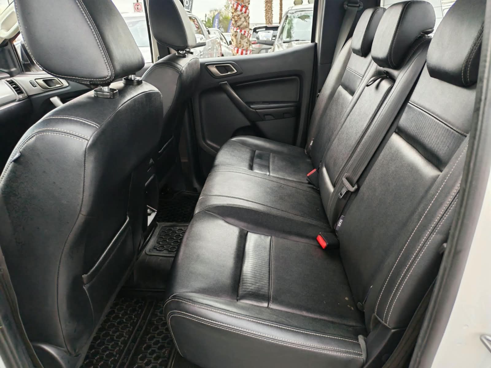 Ford Ranger 3.2 Ltd — foto 11 de 17