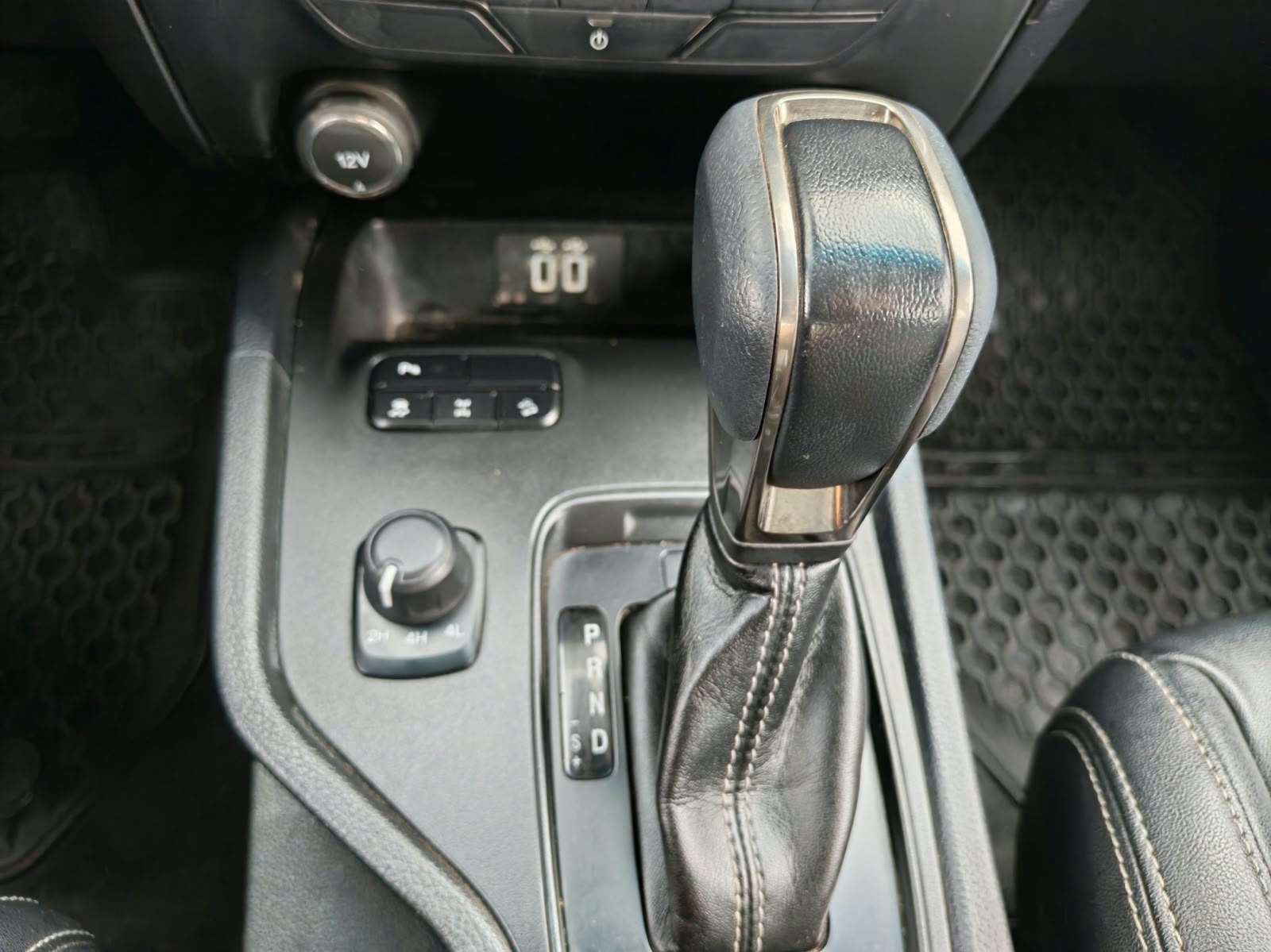 Ford Ranger 3.2 Ltd — foto 13 de 17