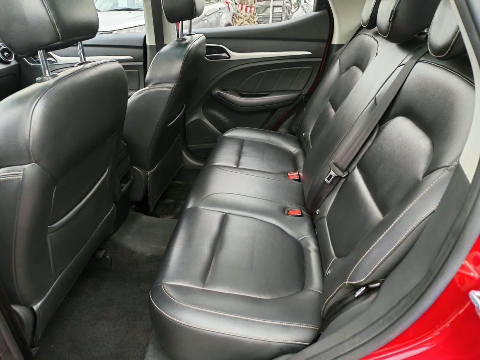 MG Zs — foto 12 de 16