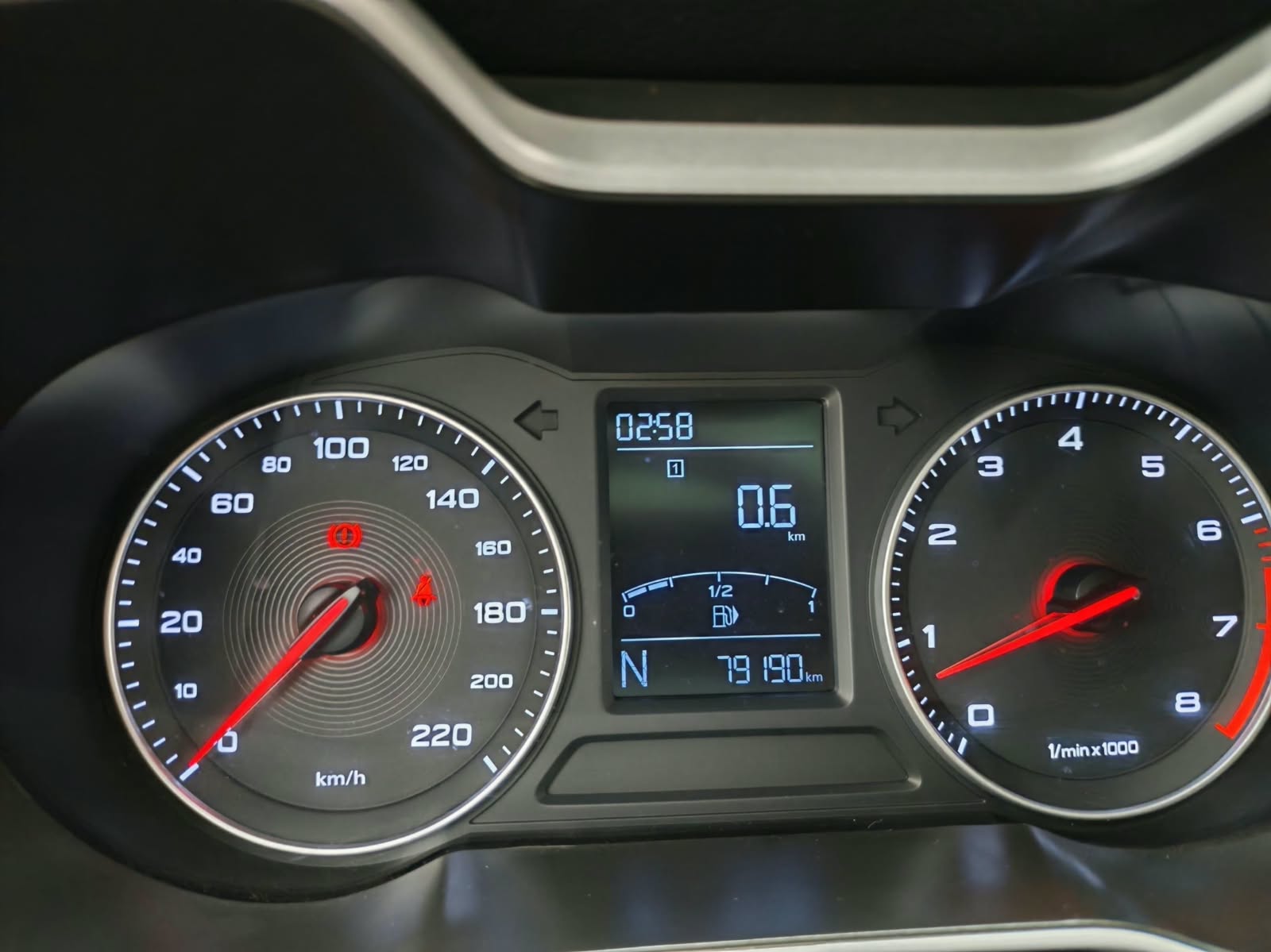 MG Zs — foto 16 de 16