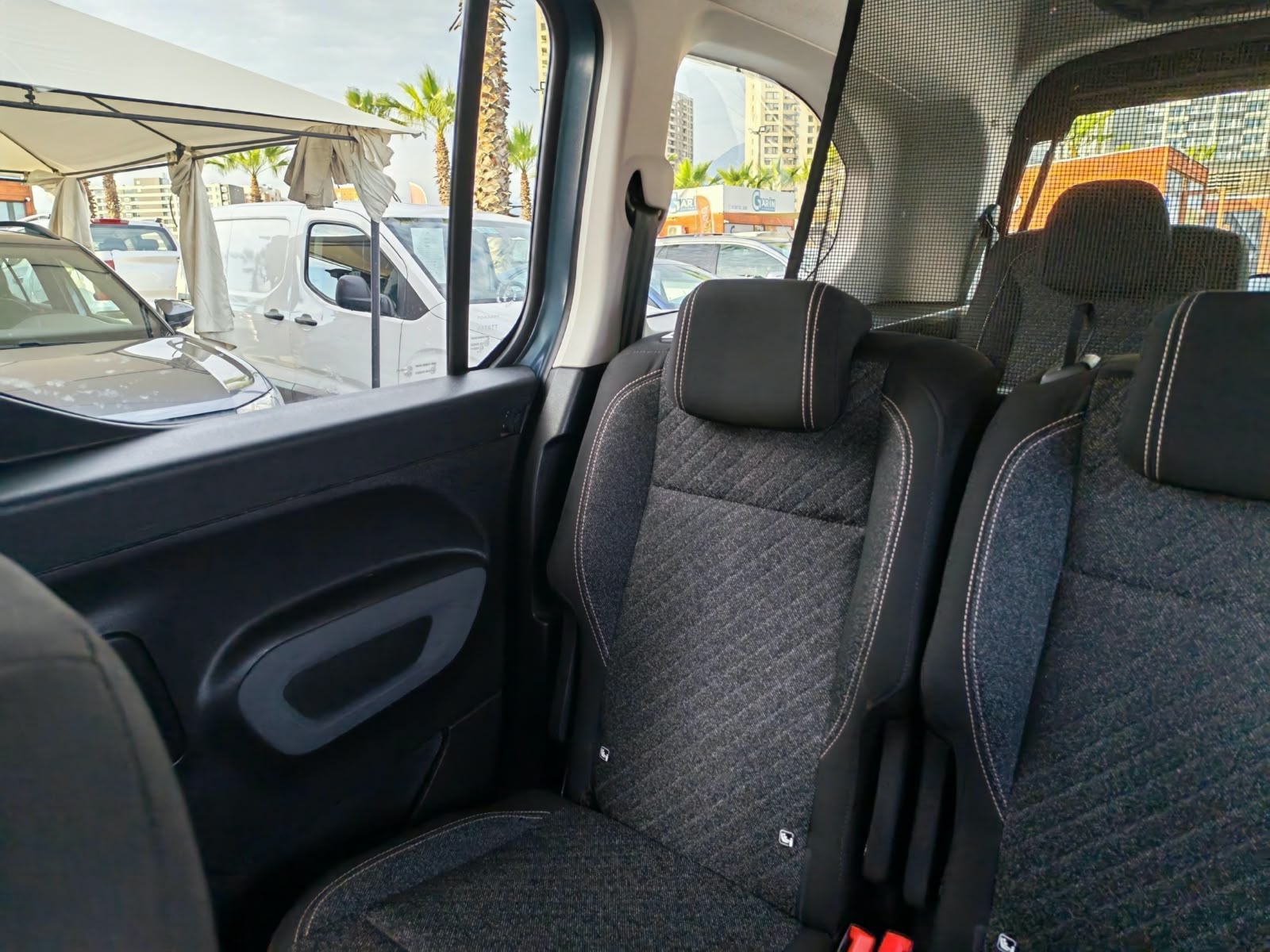 Peugeot Rifter — foto 14 de 23