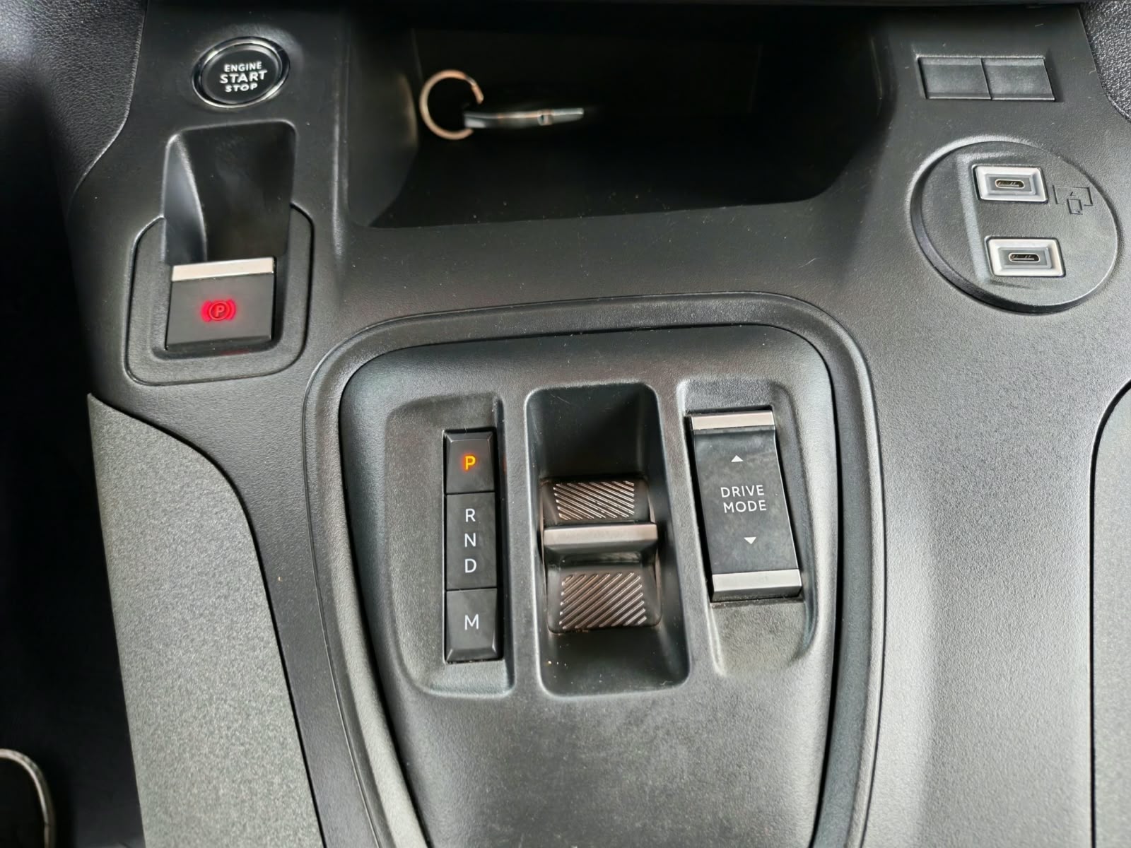 Peugeot Rifter — foto 20 de 23