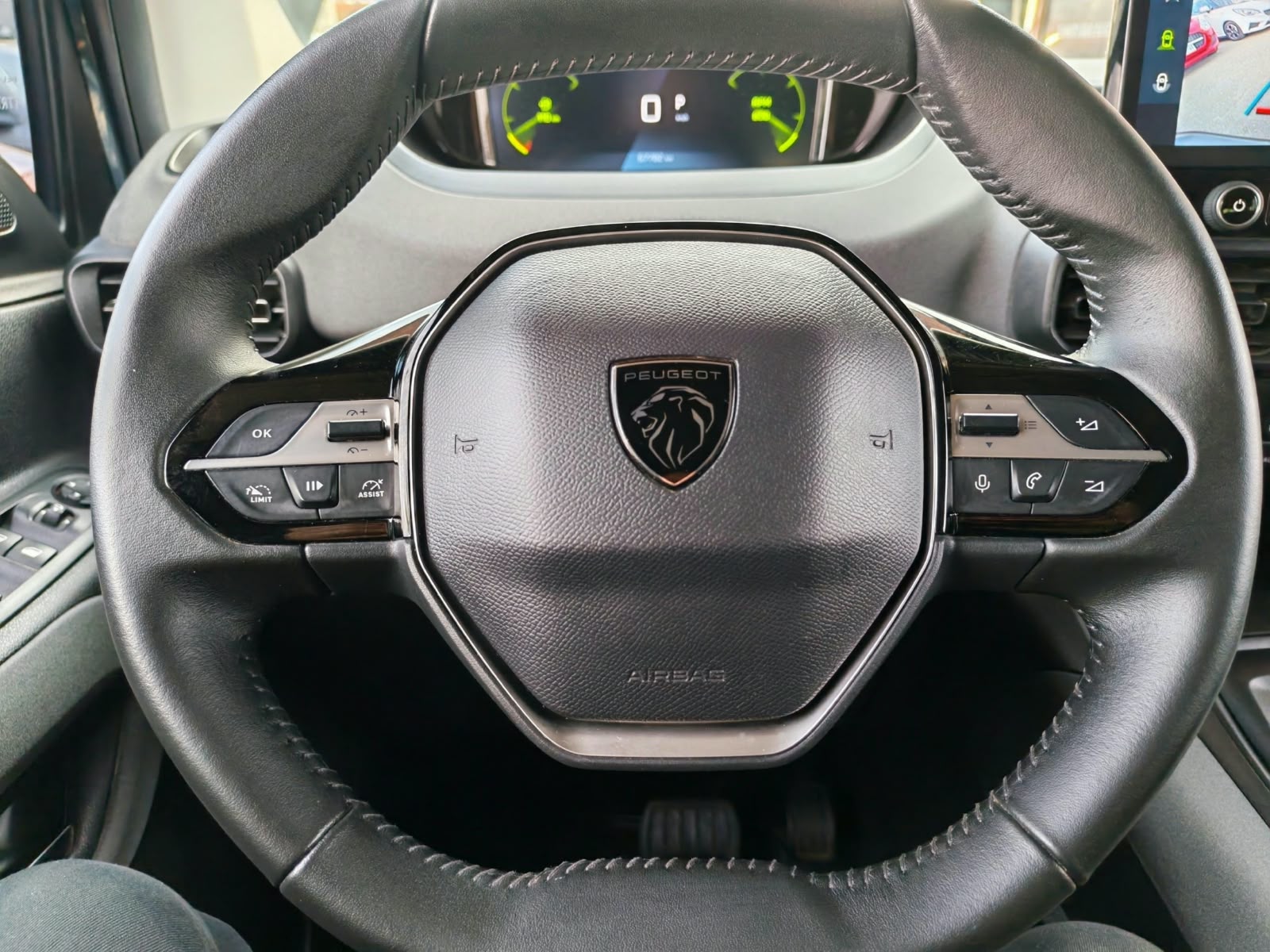 Peugeot Rifter — foto 22 de 23