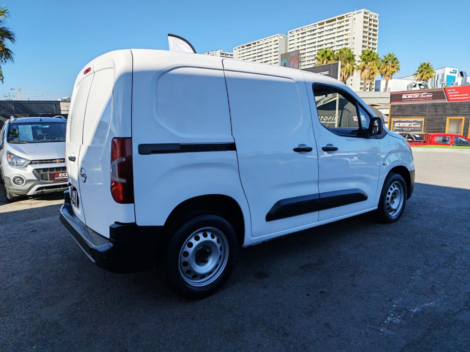Opel Combo — foto 8 de 18