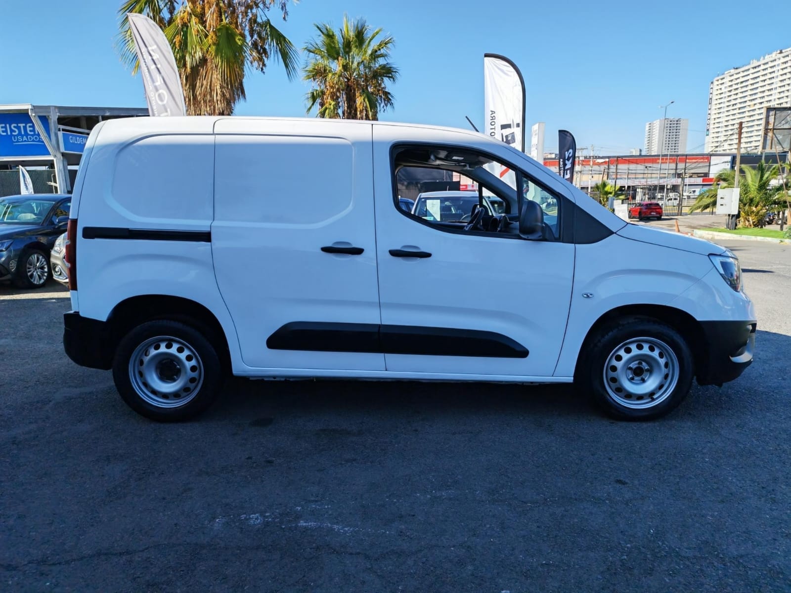 Opel Combo — foto 9 de 18