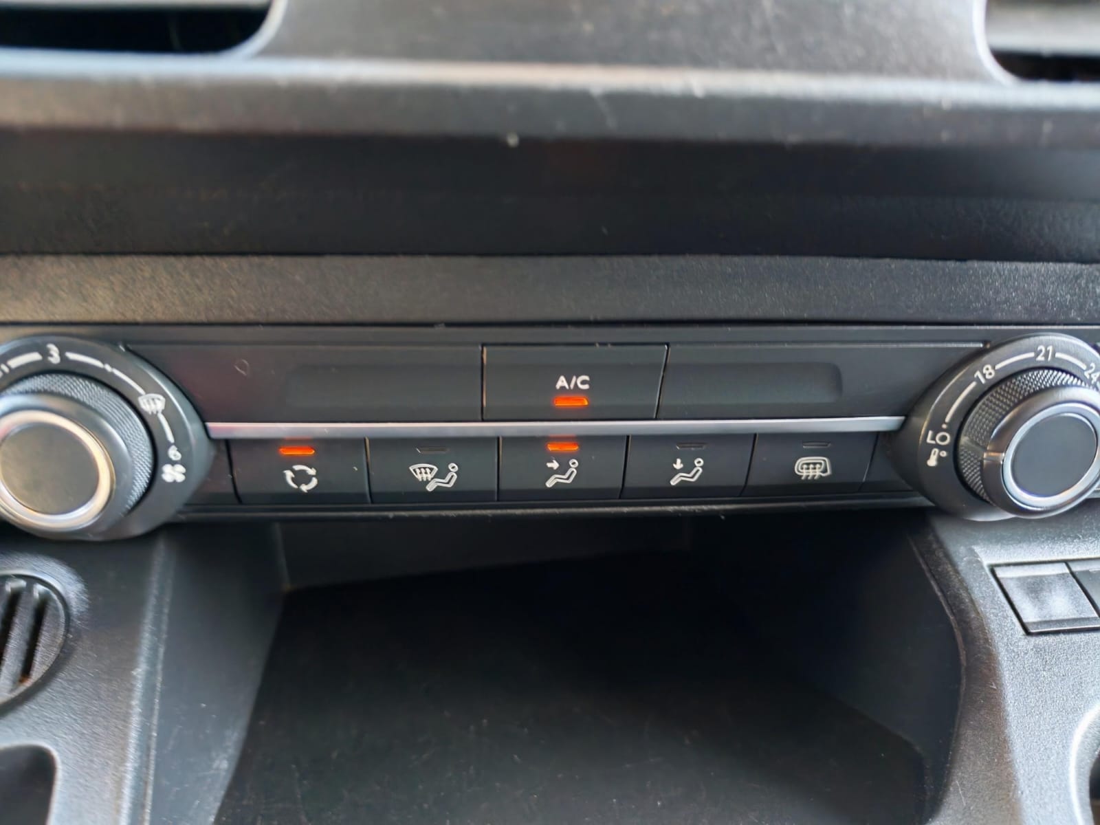 Opel Combo — foto 16 de 18