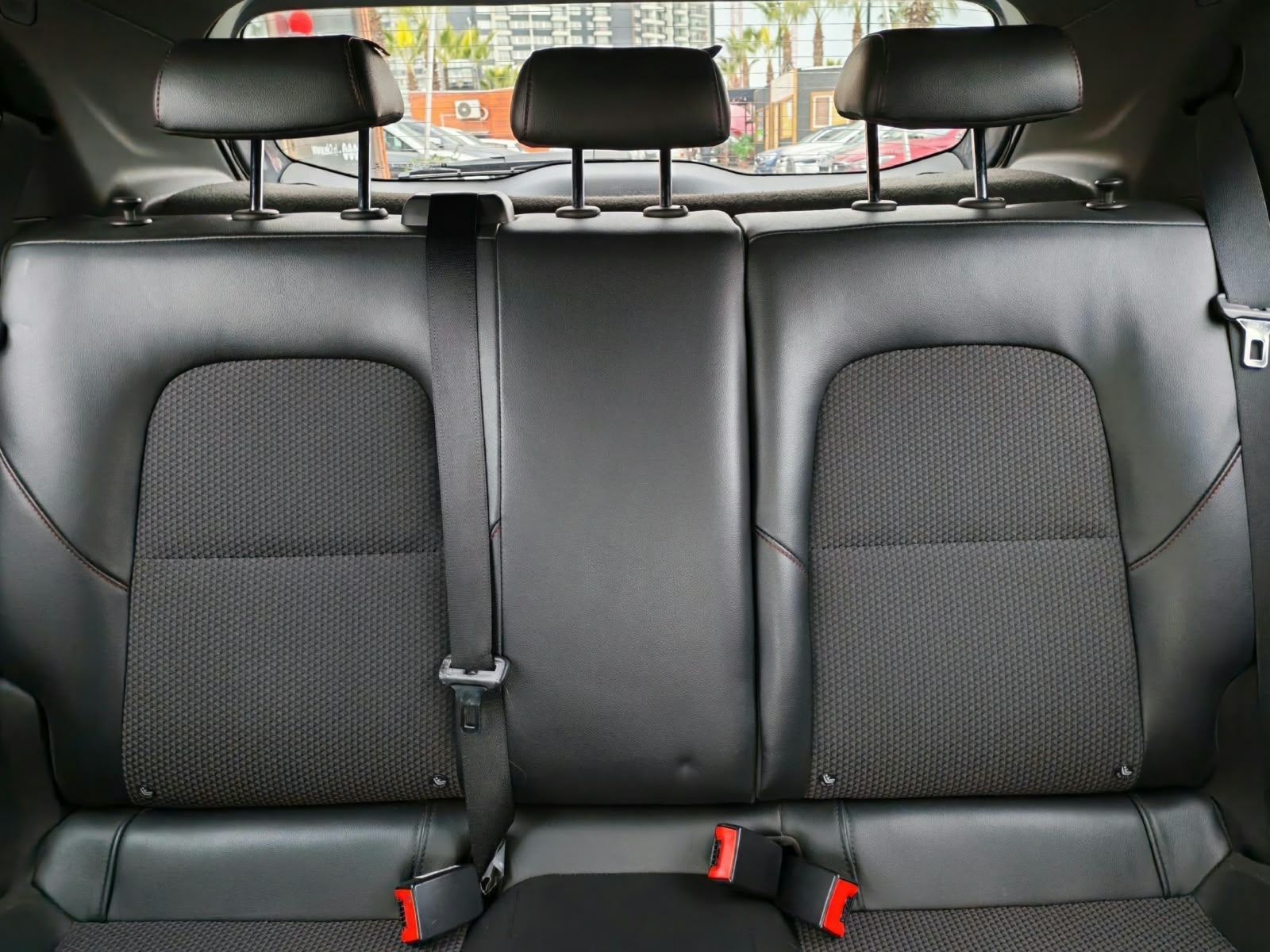 Chevrolet Onix — foto 14 de 27