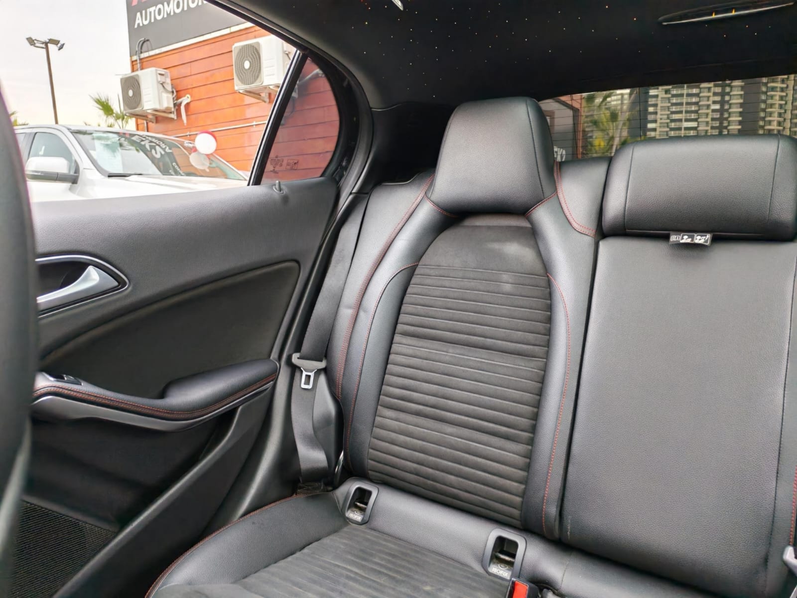 Mercedes-Benz Gla — foto 15 de 26