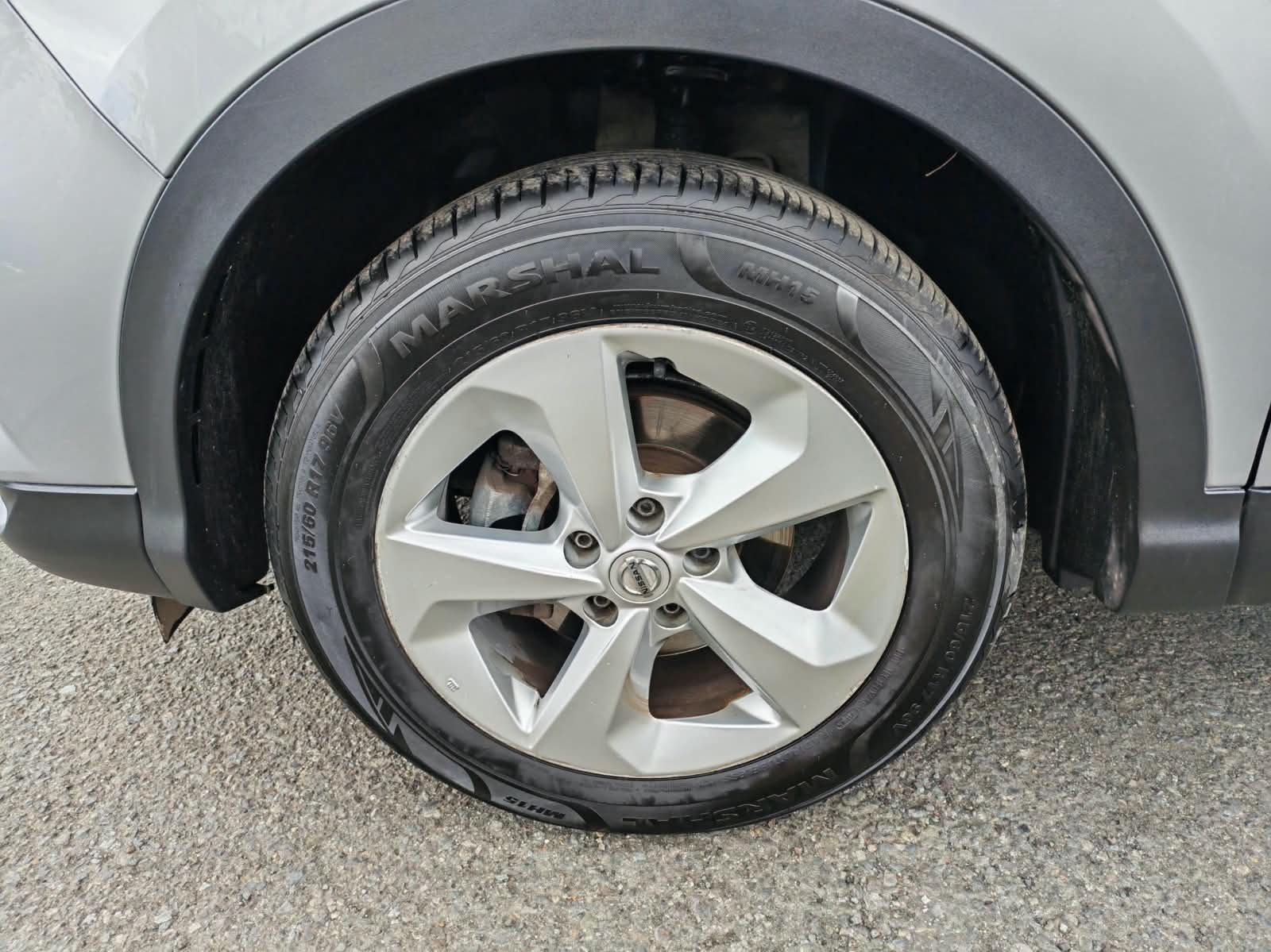 Nissan Qashqai — foto 10 de 15