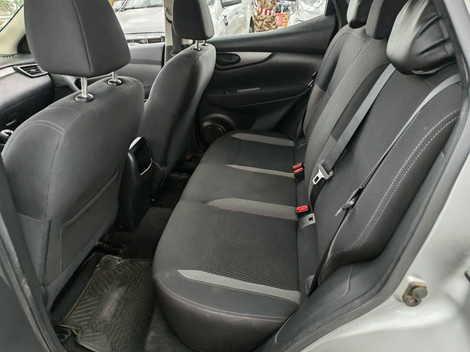 Nissan Qashqai — foto 12 de 15