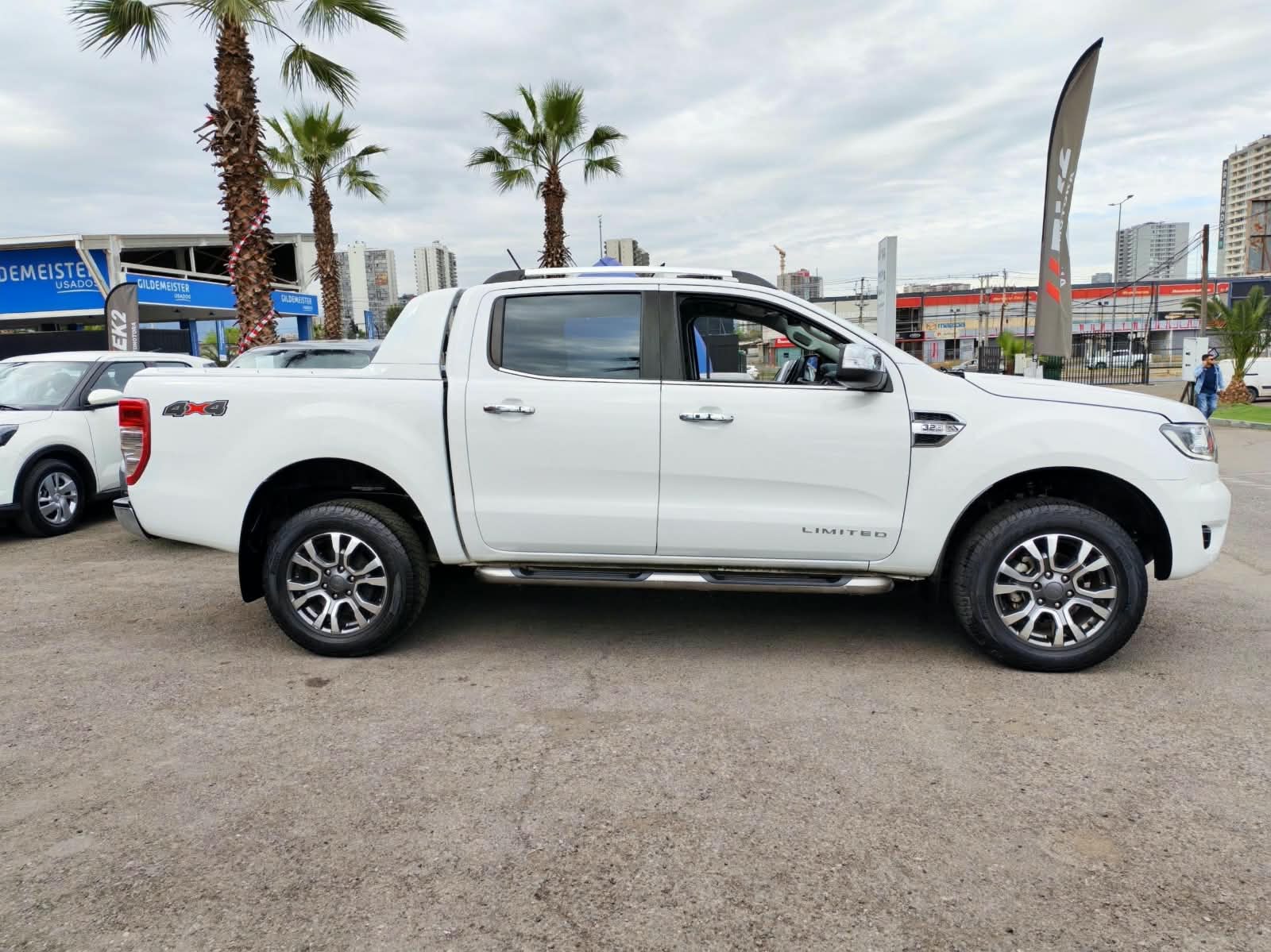 Ford Ranger 3.2 Ltd — foto 7 de 22