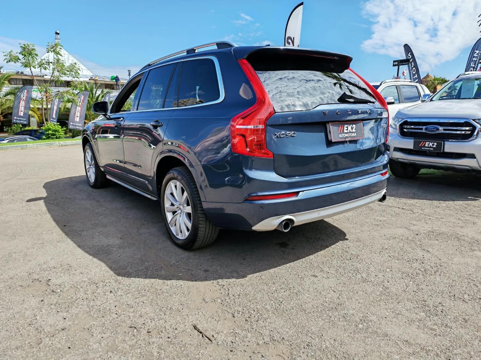 Volvo XC90 — foto 4 de 21