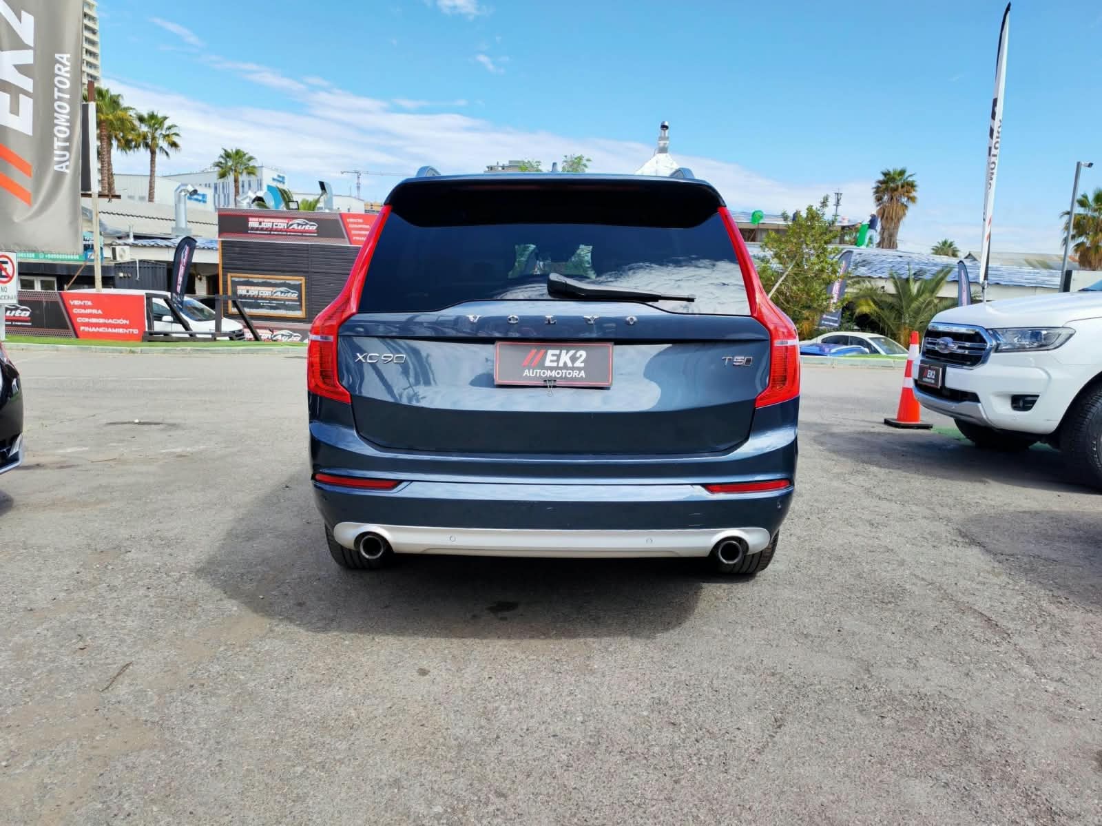 Volvo XC90 — foto 5 de 21
