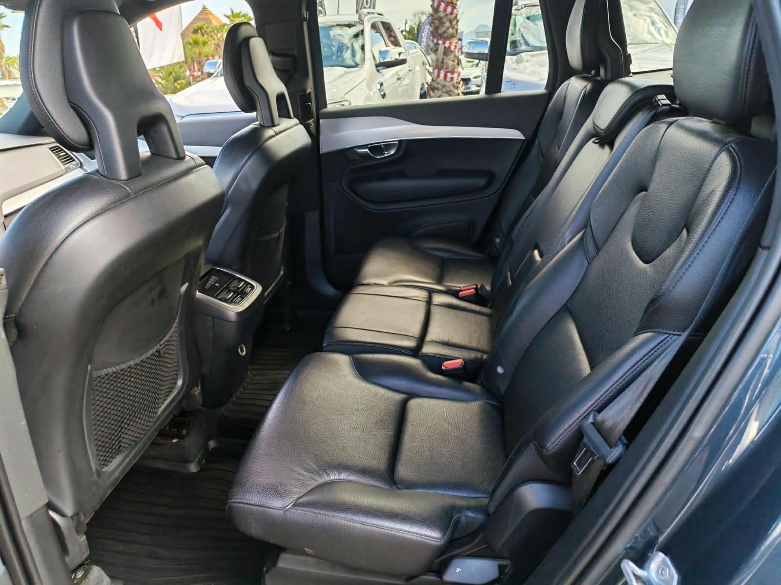 Volvo XC90 — foto 10 de 21