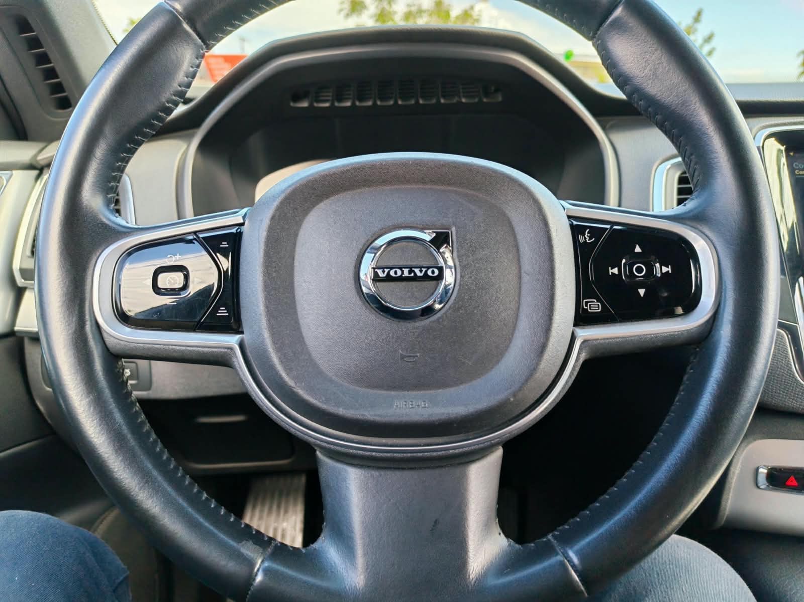 Volvo XC90 — foto 13 de 21