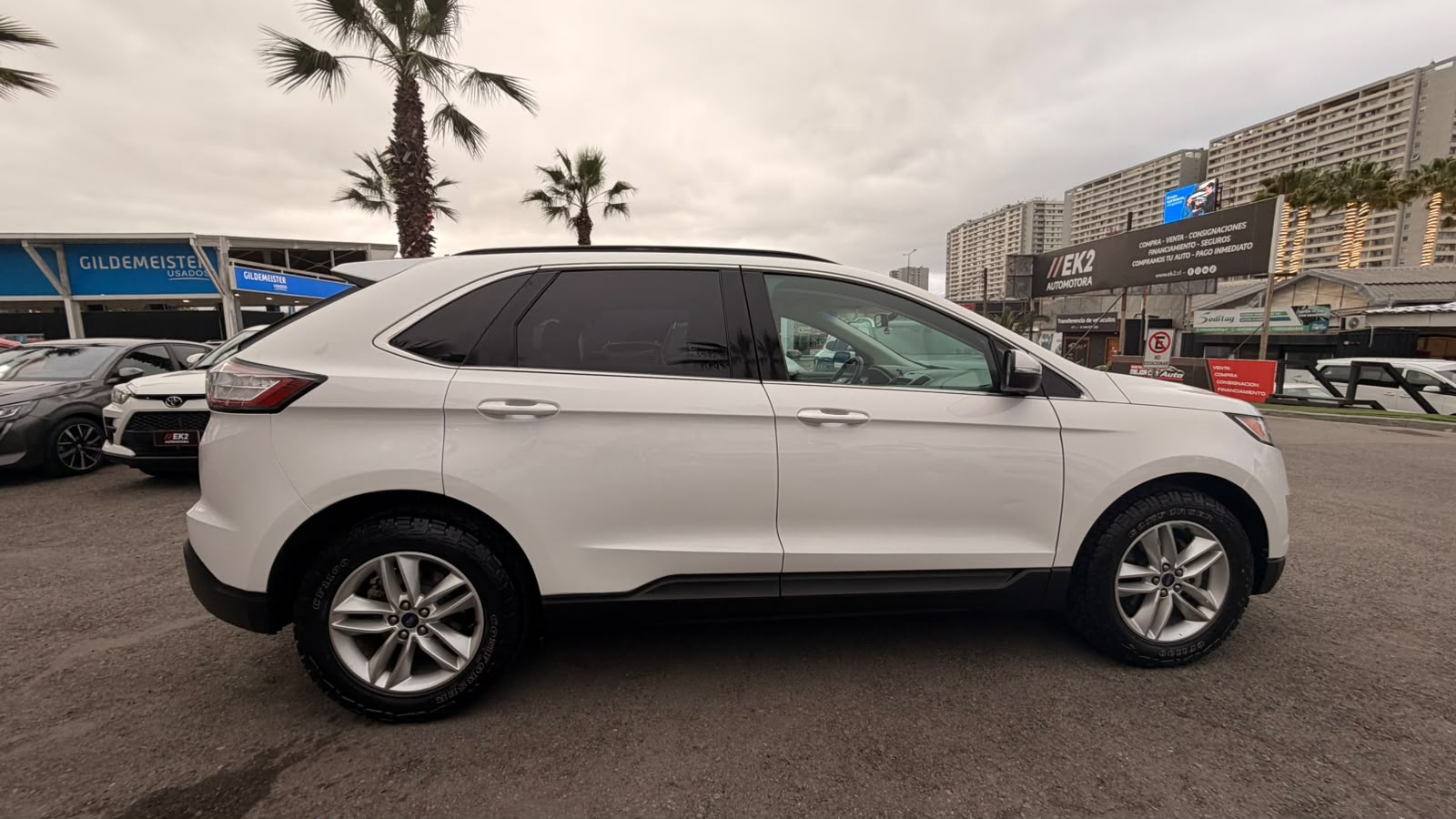 Ford Edge — foto 6 de 15