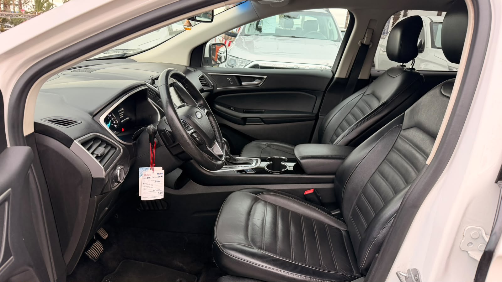 Ford Edge — foto 11 de 15