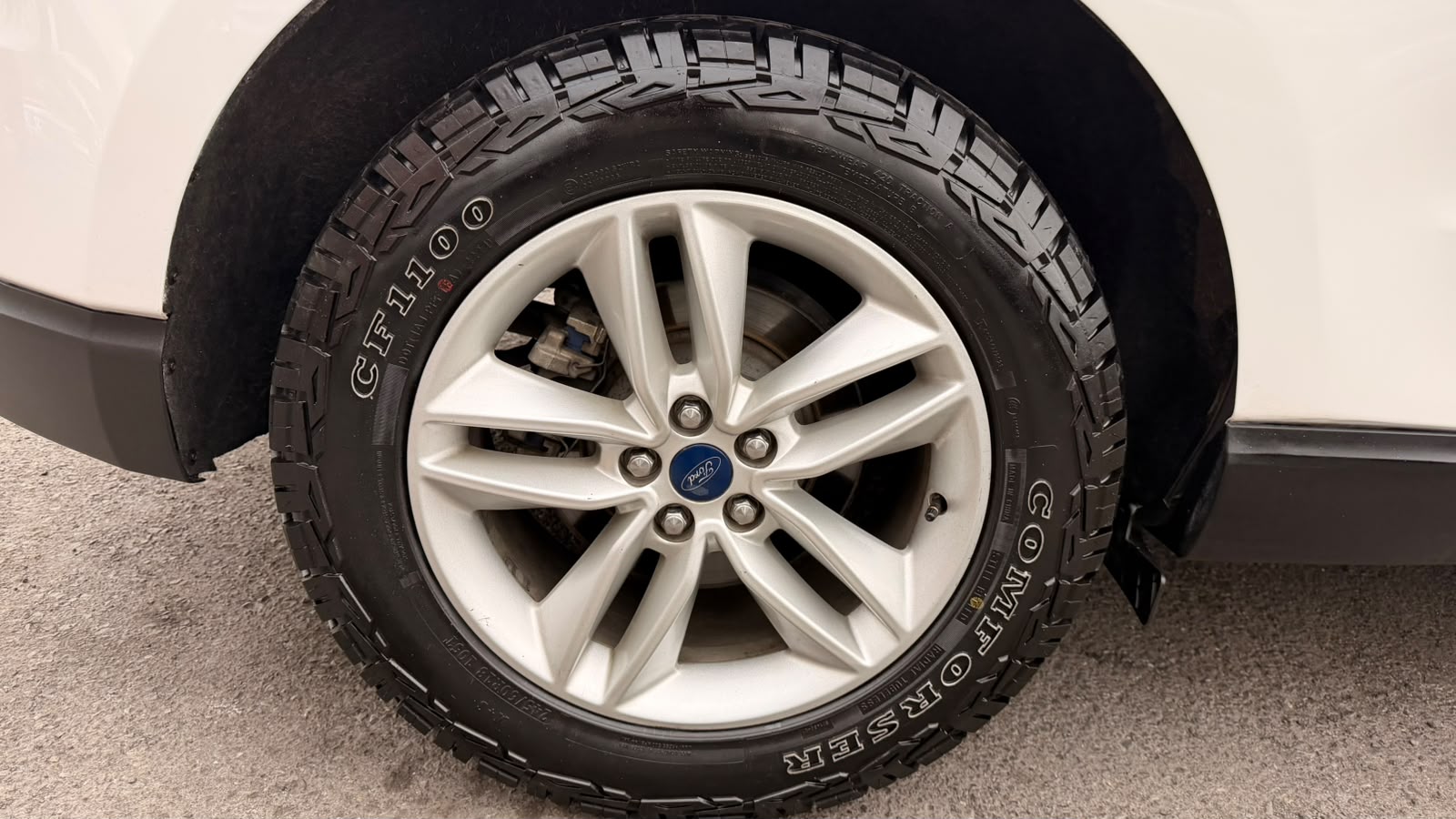 Ford Edge — foto 14 de 15