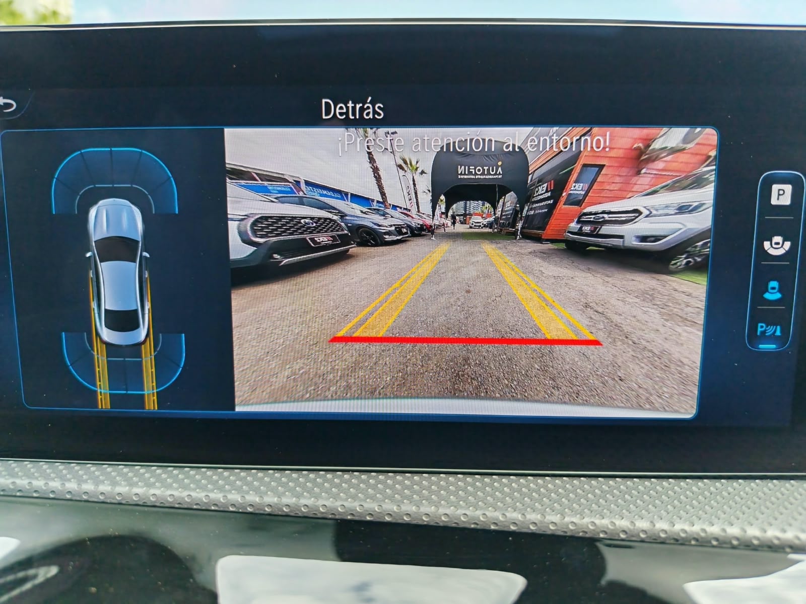 Mercedes-Benz Cla200 — foto 23 de 26