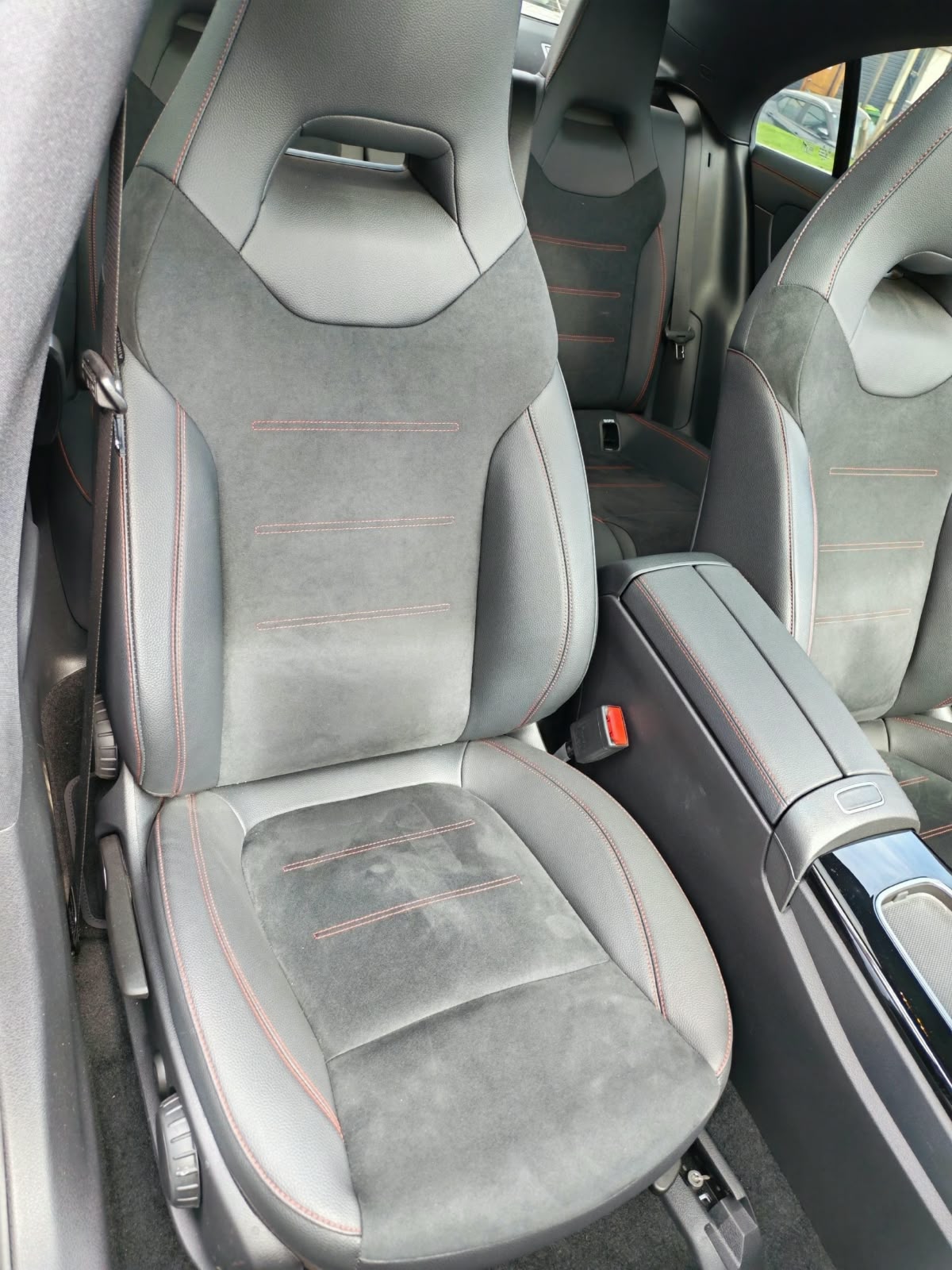 Mercedes-Benz Cla200 — foto 25 de 26