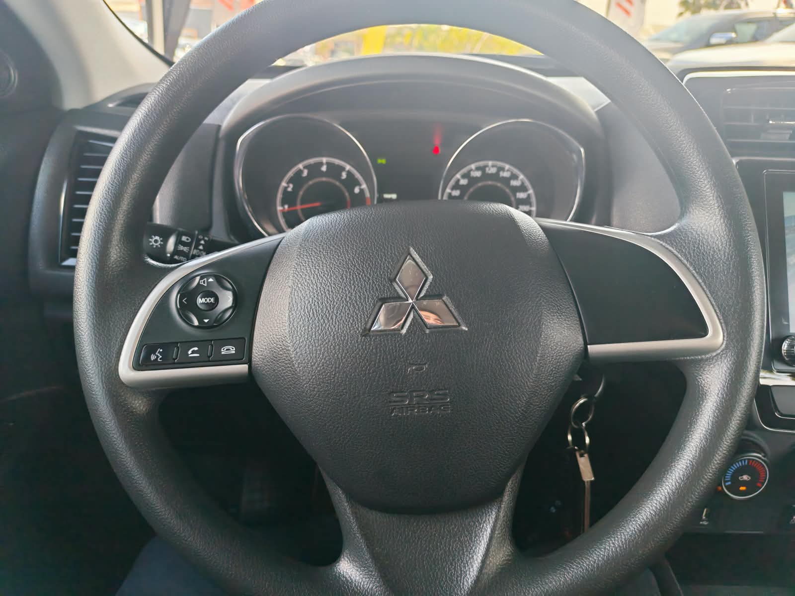 Mitsubishi Asx — foto 13 de 20