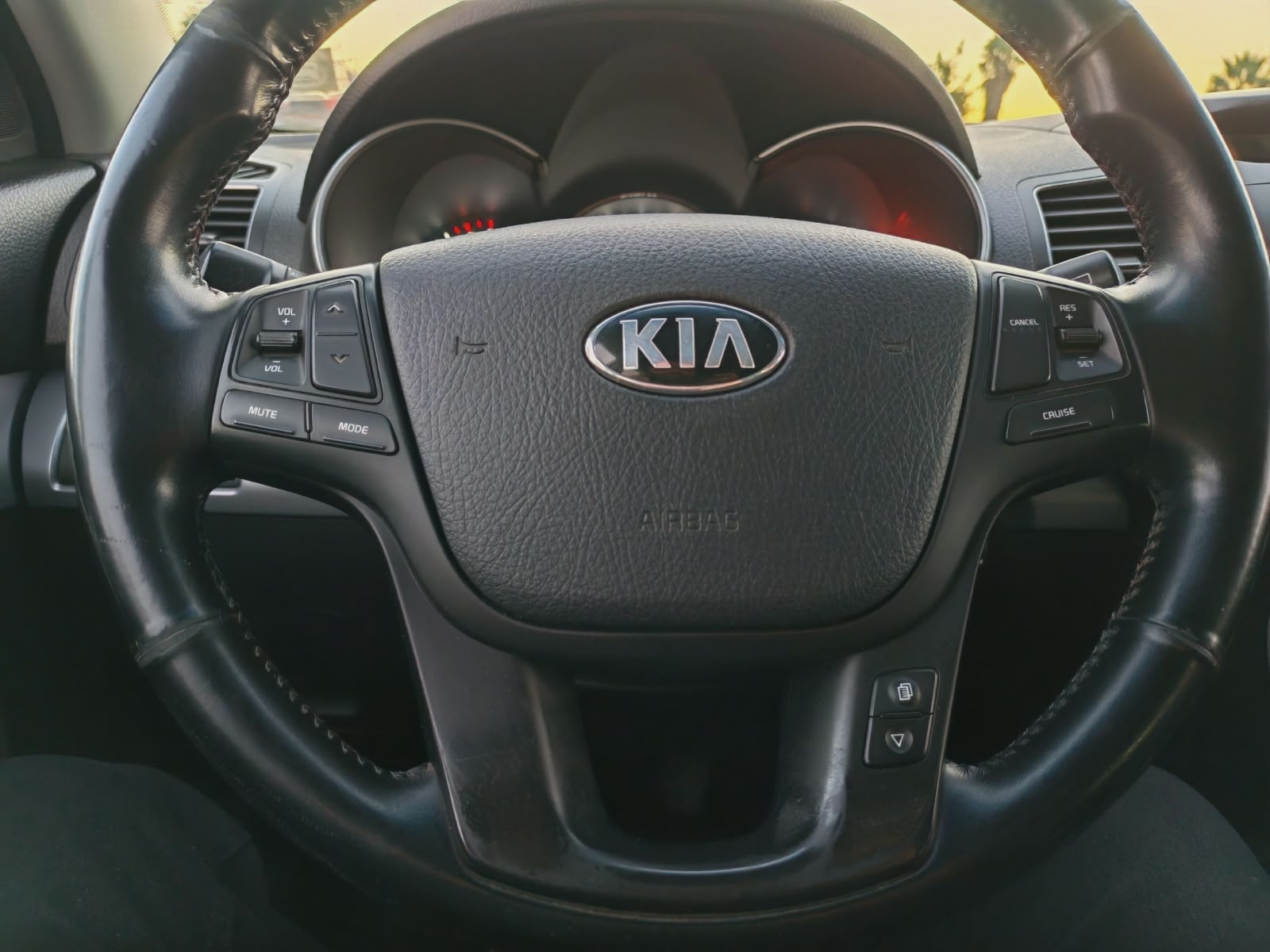 KIA Sorento — foto 19 de 26
