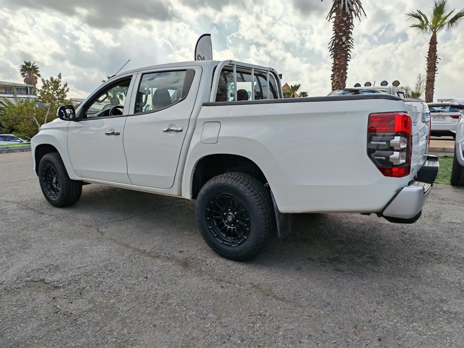 Mitsubishi L200 — foto 4 de 21