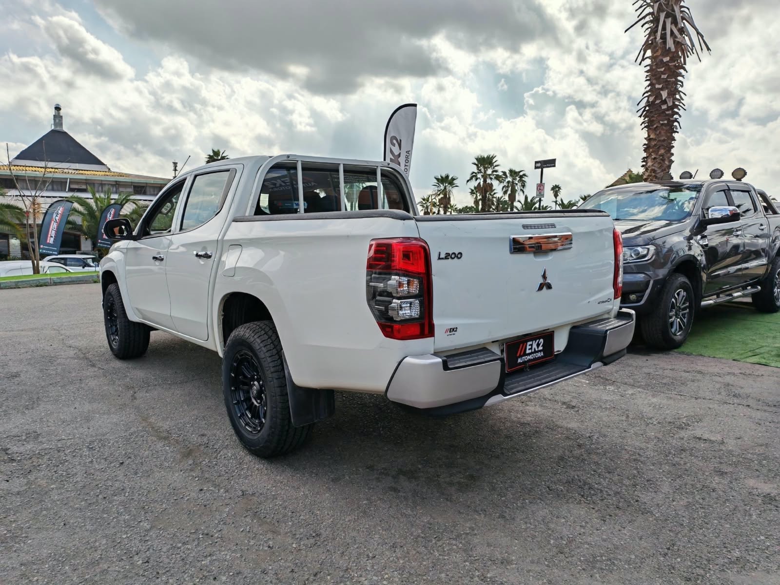 Mitsubishi L200 — foto 5 de 21