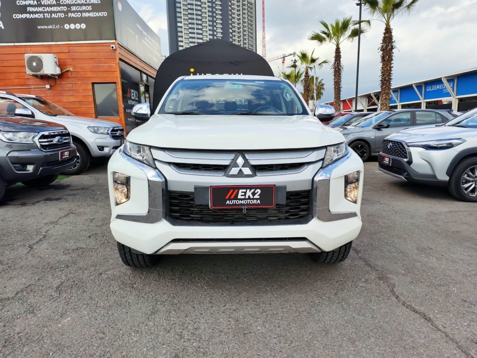 Mitsubishi L200 — foto 12 de 21