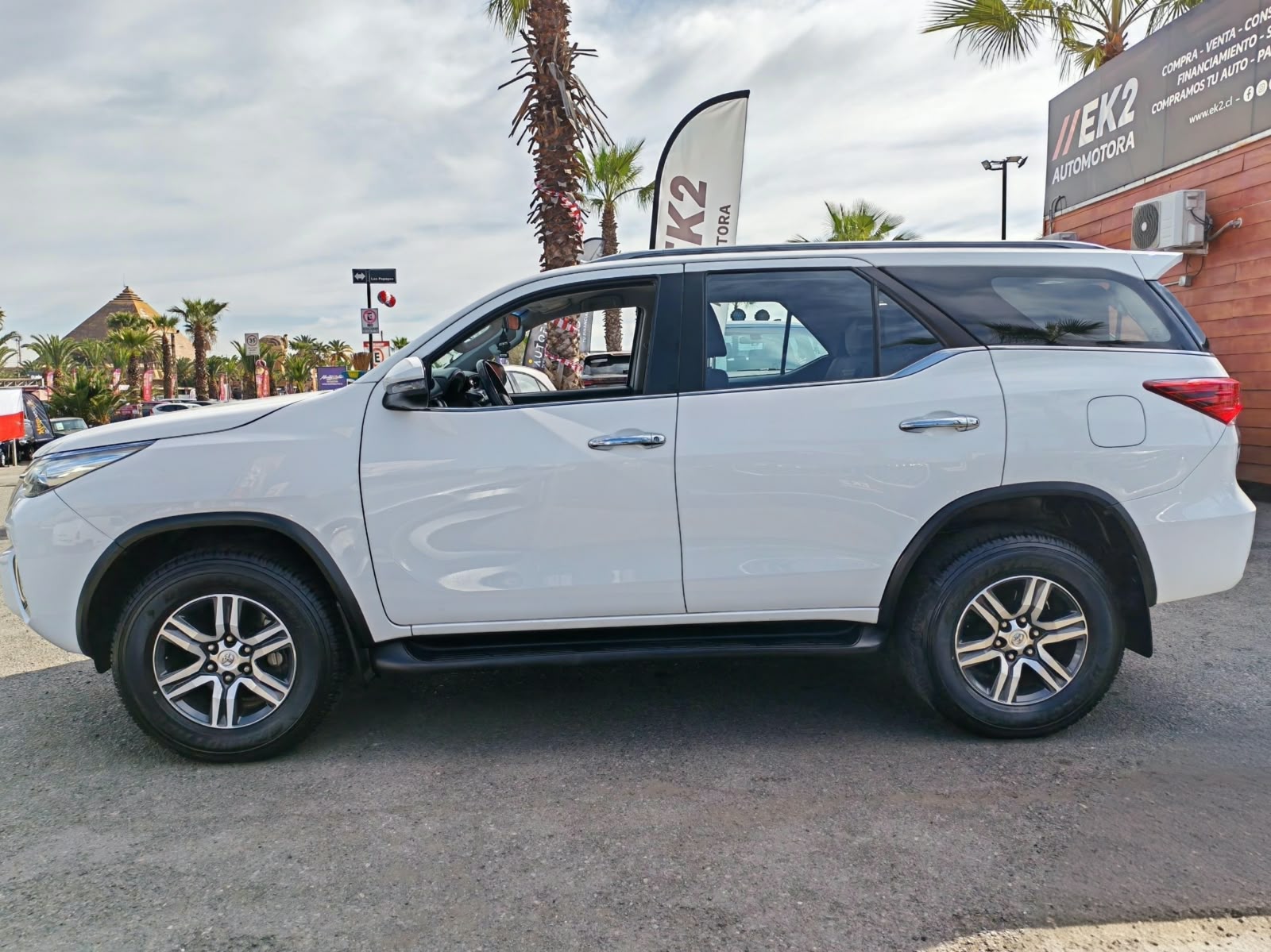 Toyota Fortuner — foto 3 de 23