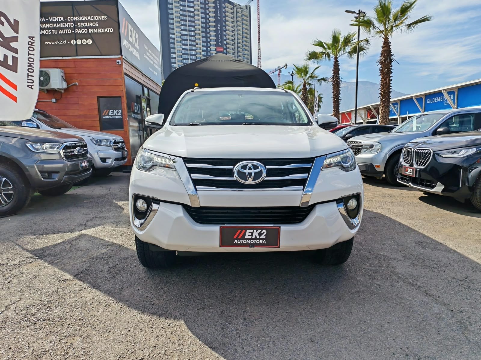 Toyota Fortuner — foto 9 de 23
