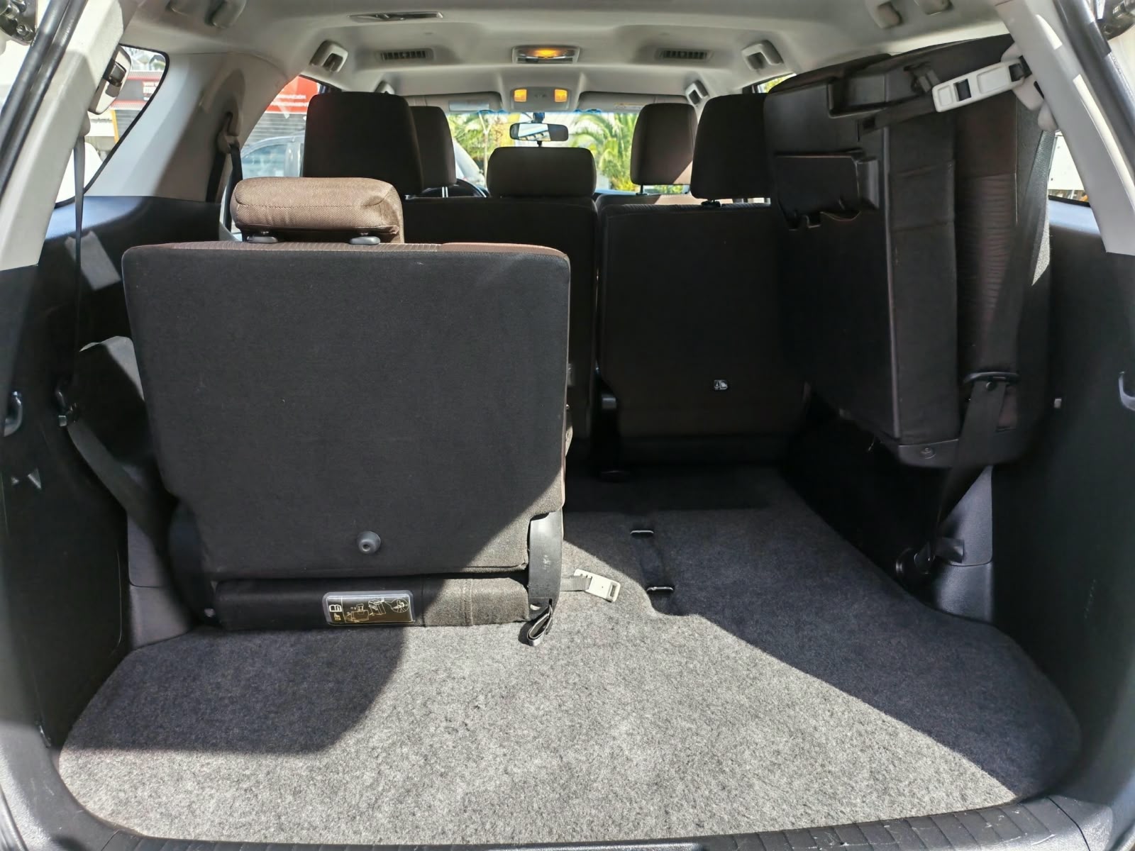 Toyota Fortuner — foto 13 de 23